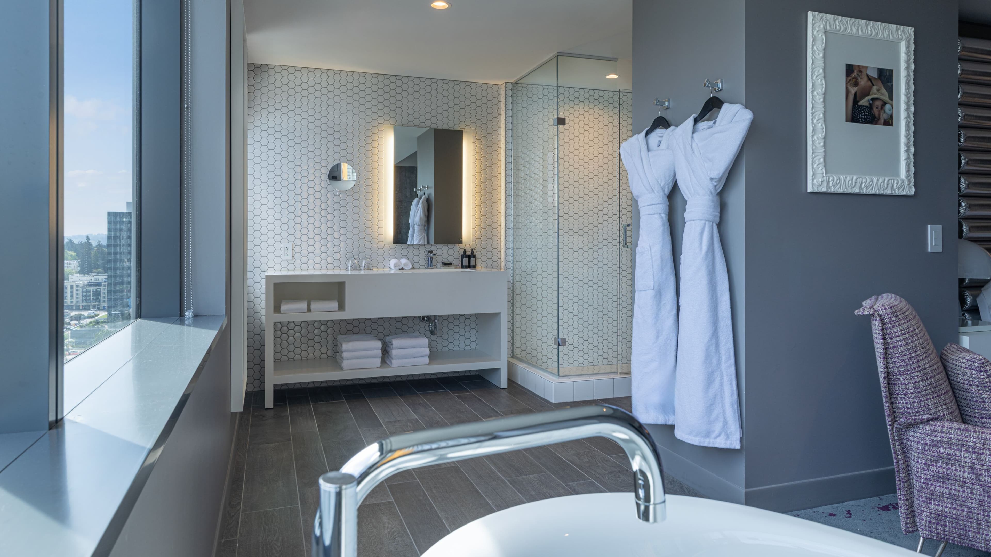 W Bellevue — 17