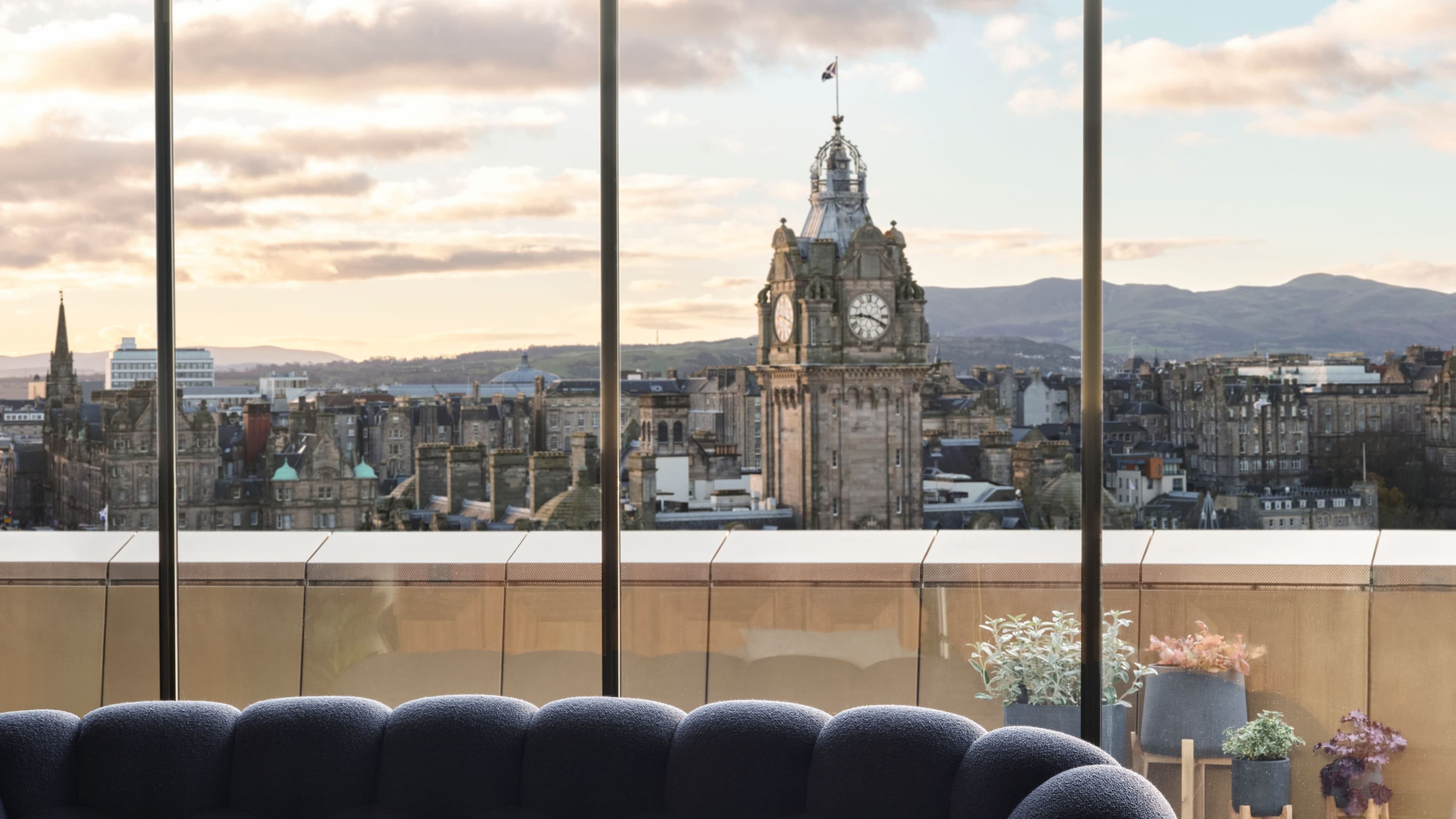 W Edinburgh — 61