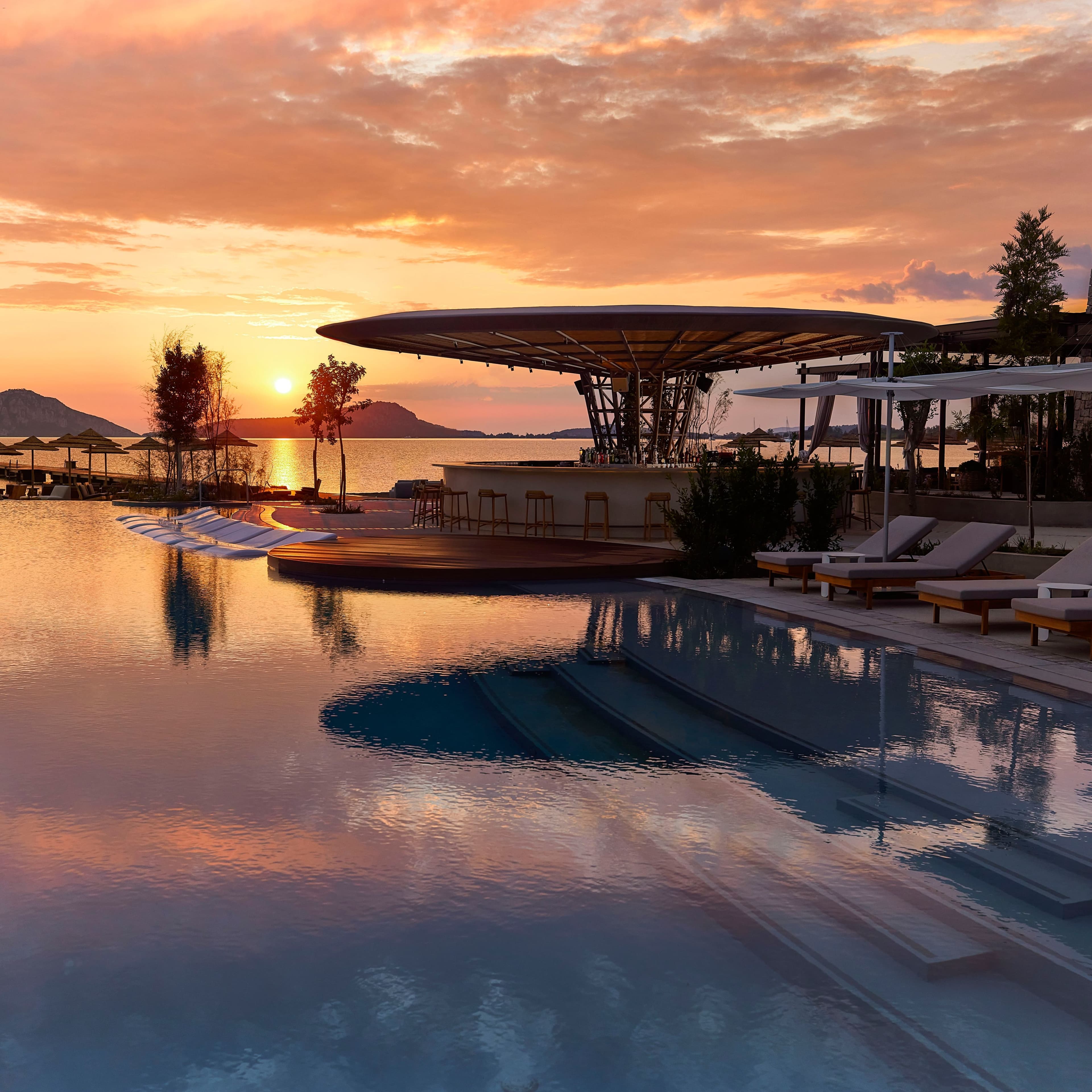 W Costa Navarino - Image 1