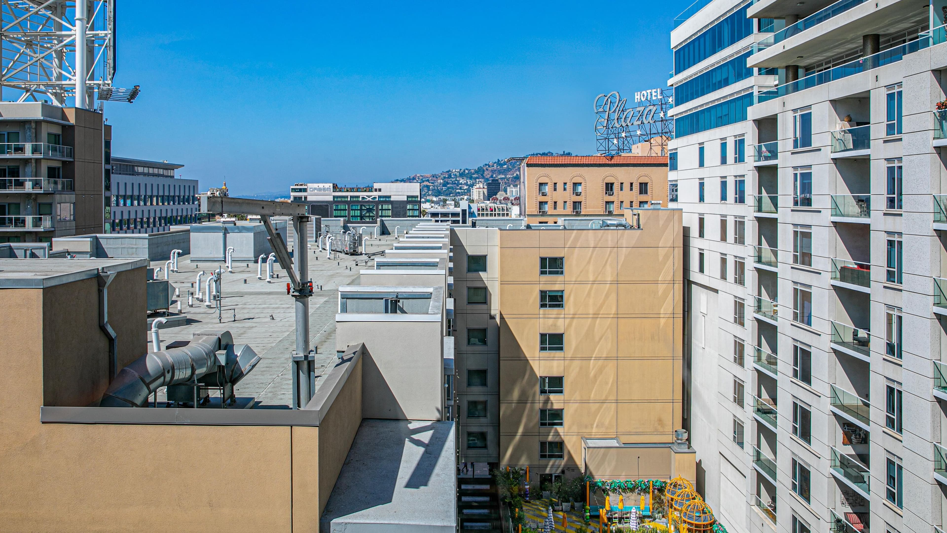 W Hollywood — 32
