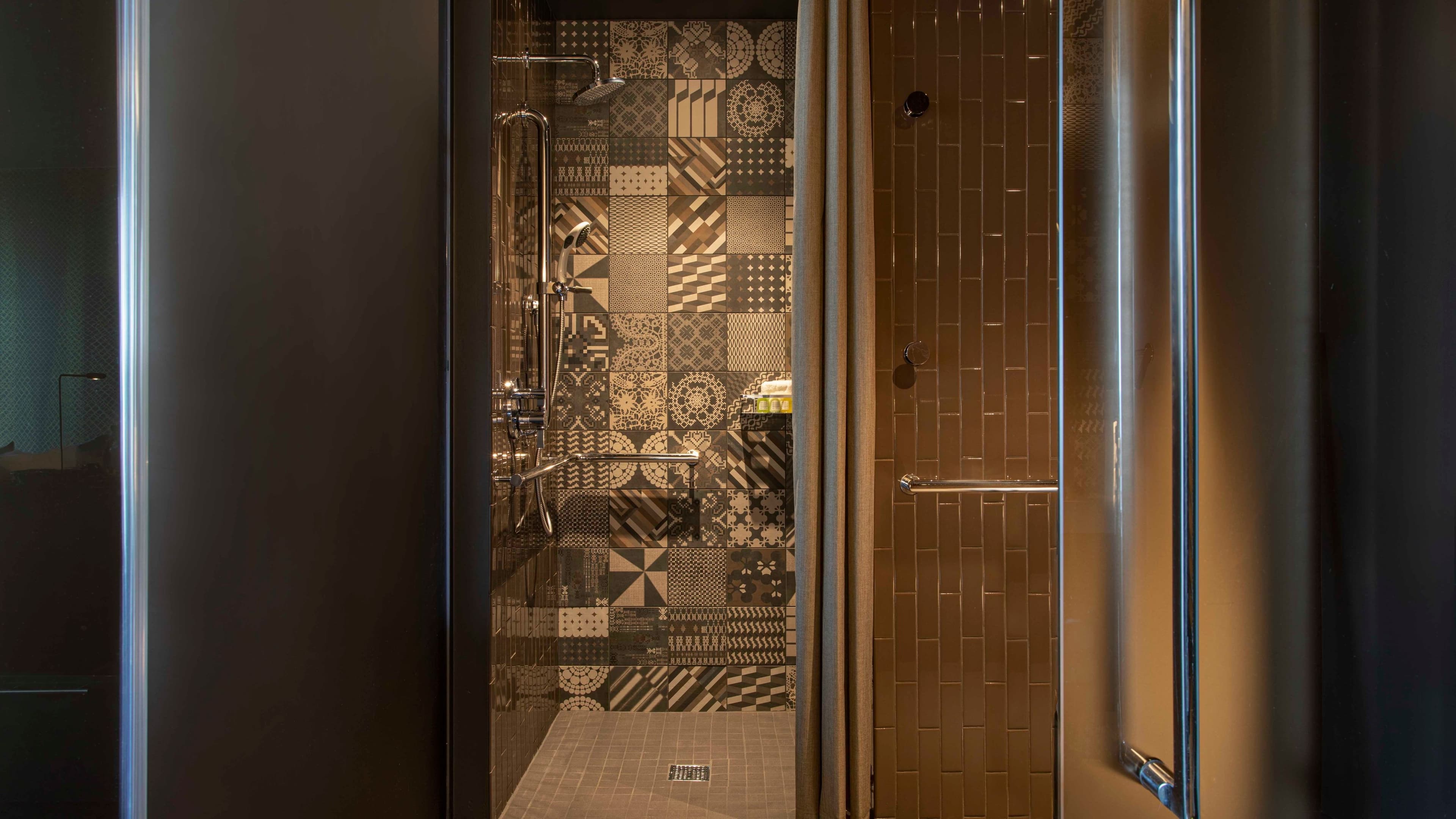Cool Corner - Image 6
