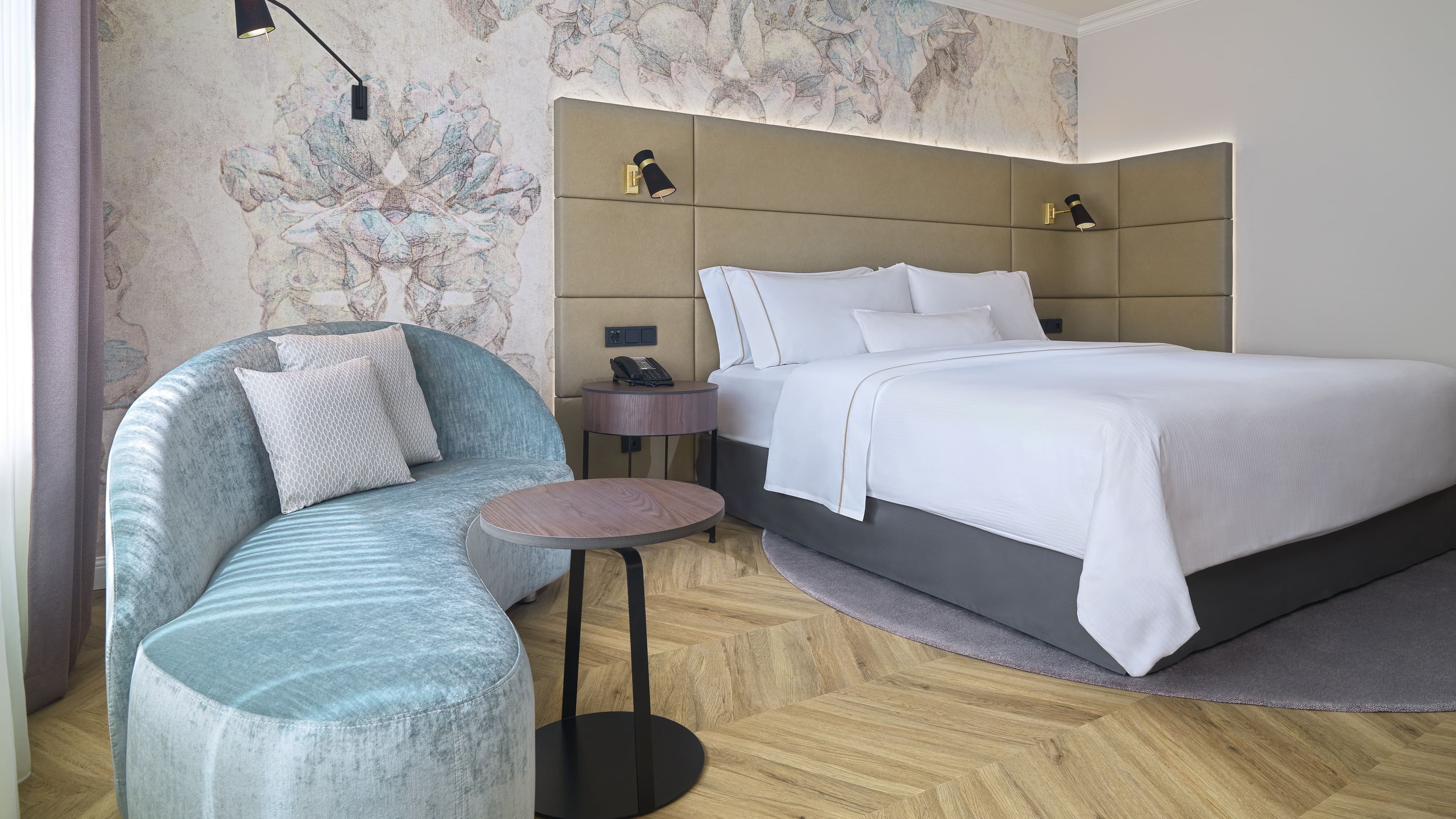 Deluxe Room - Image 1