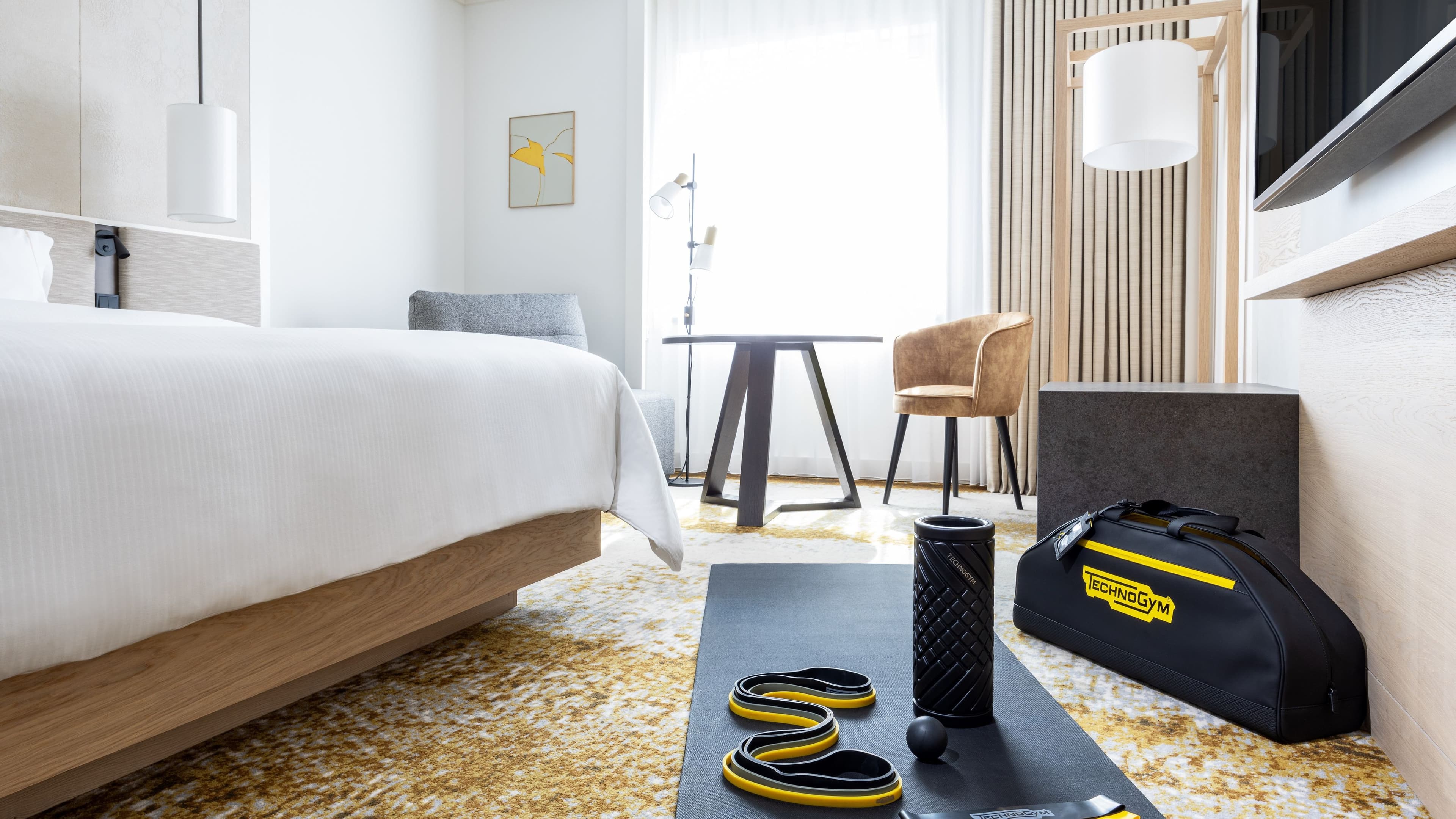 Deluxe Guest room - Image 9
