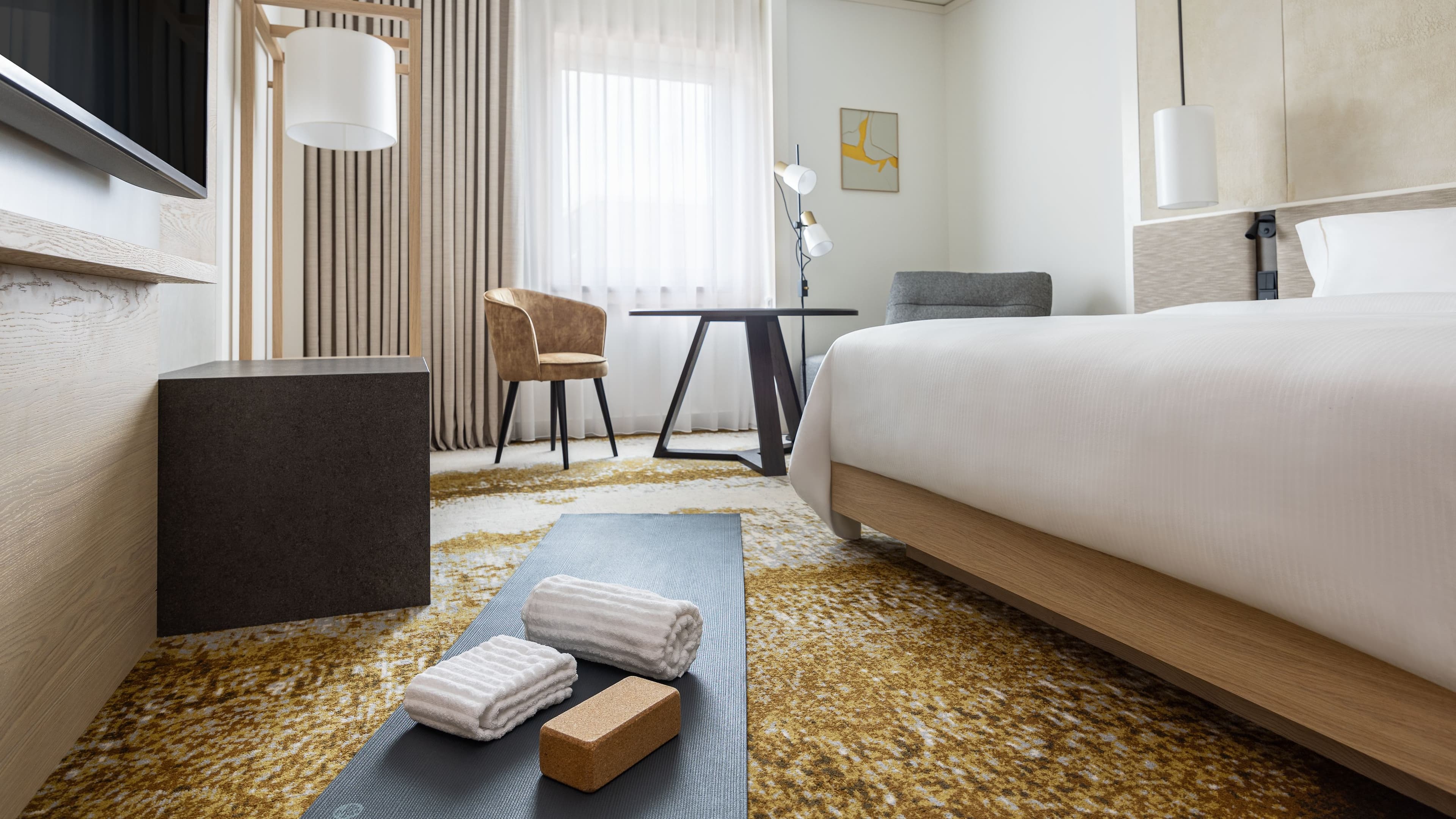 Deluxe Guest room - Image 10