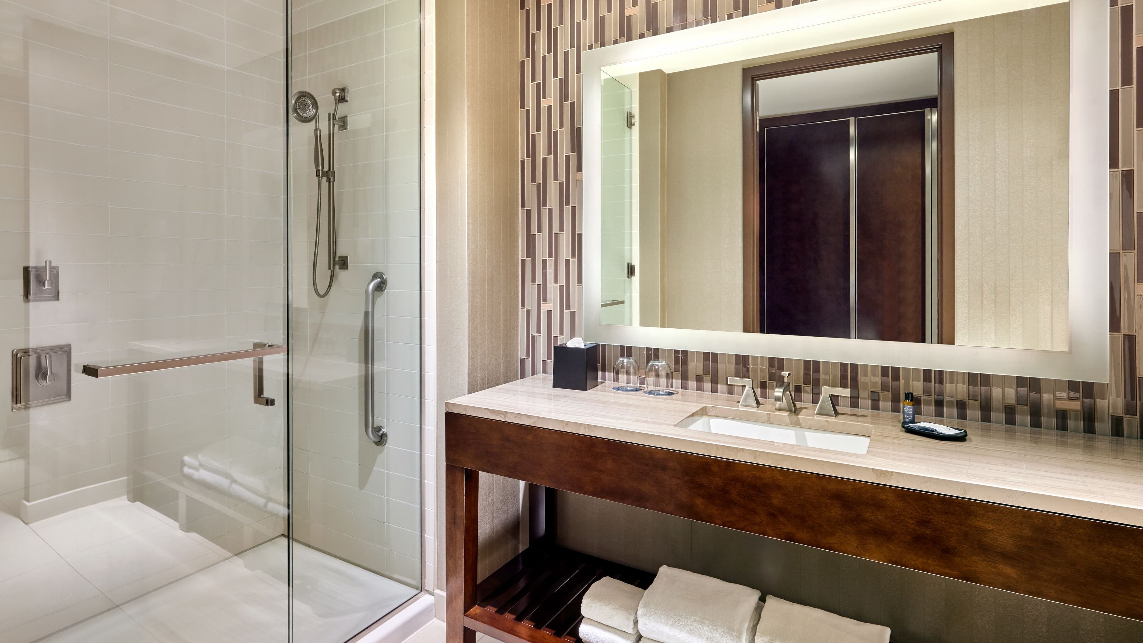 Deluxe Room - Image 6