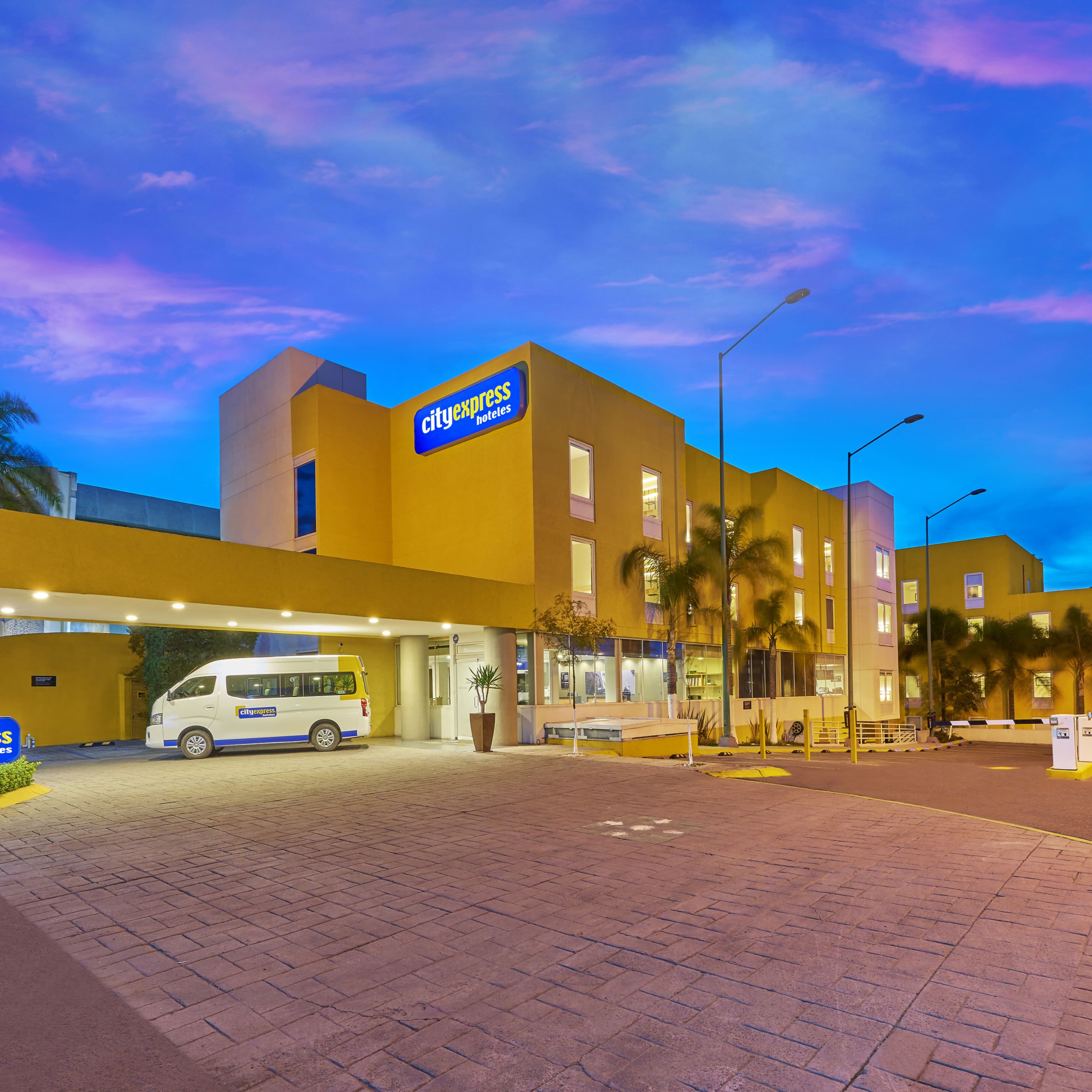 City Express by Marriott Queretaro - Image 1
