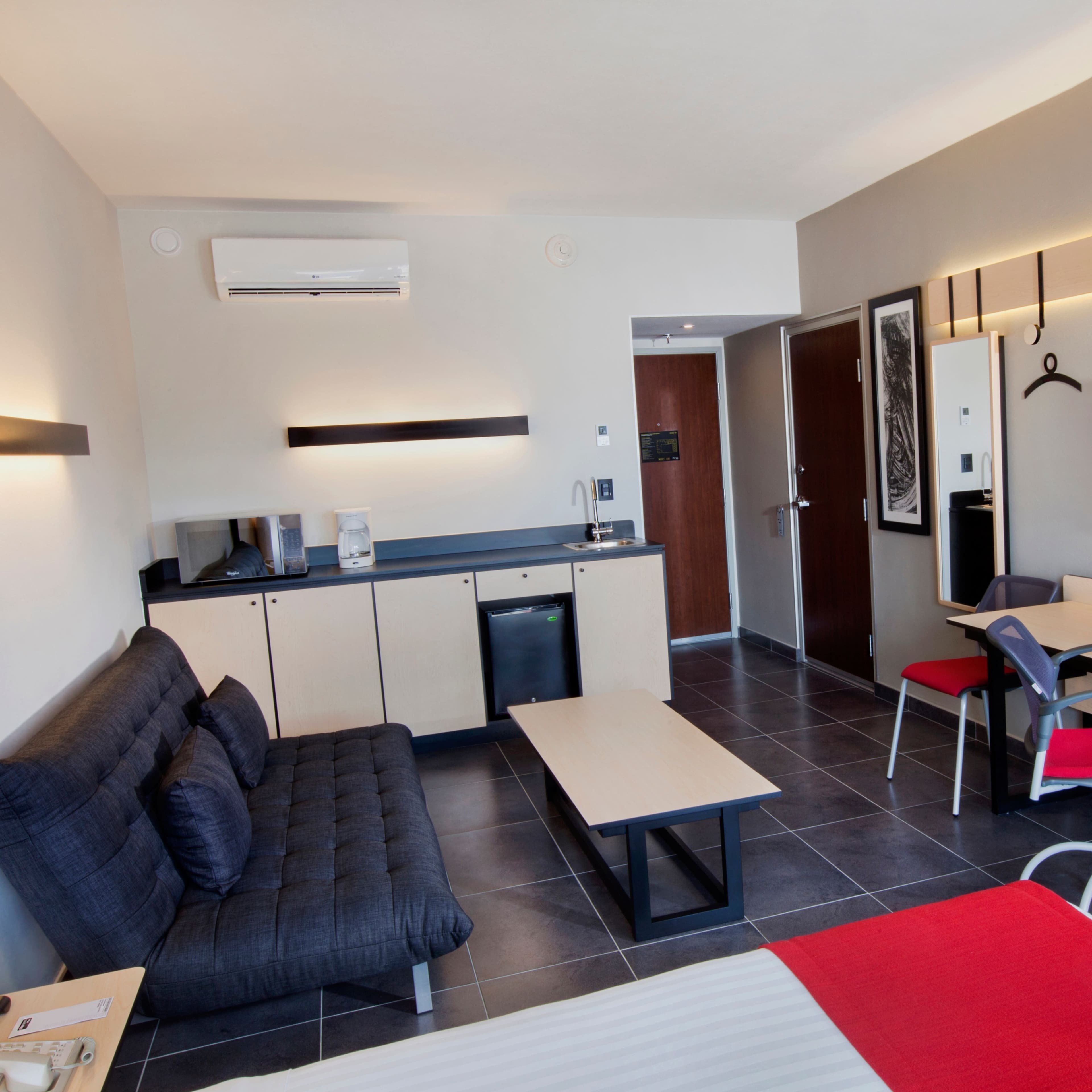 City Express Plus by Marriott Cabo San Lucas - Image 1