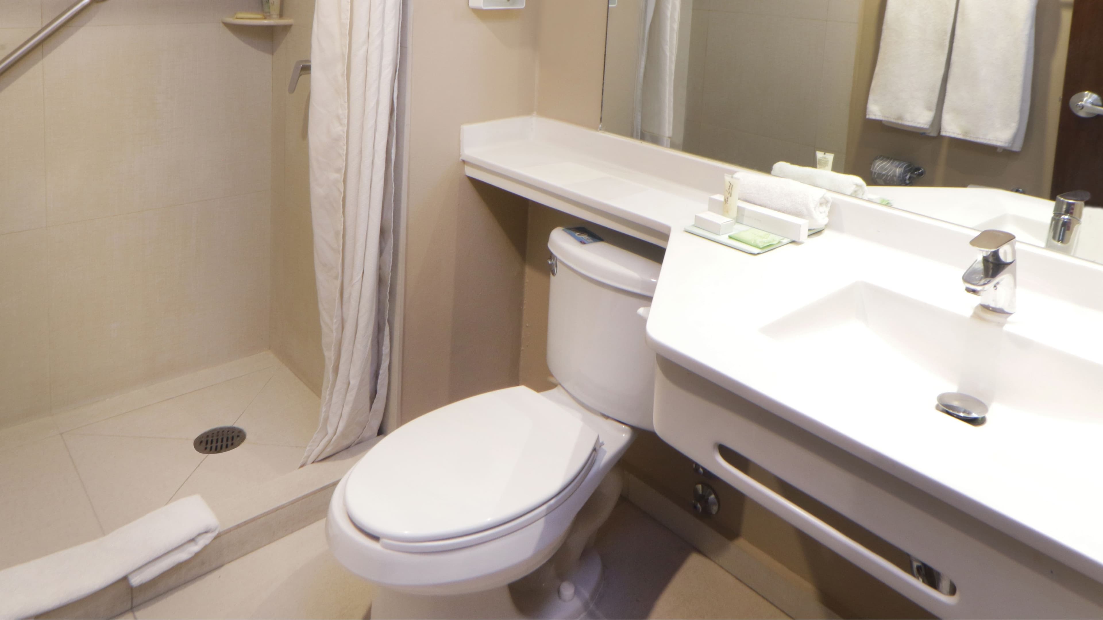 Suite - Image 13