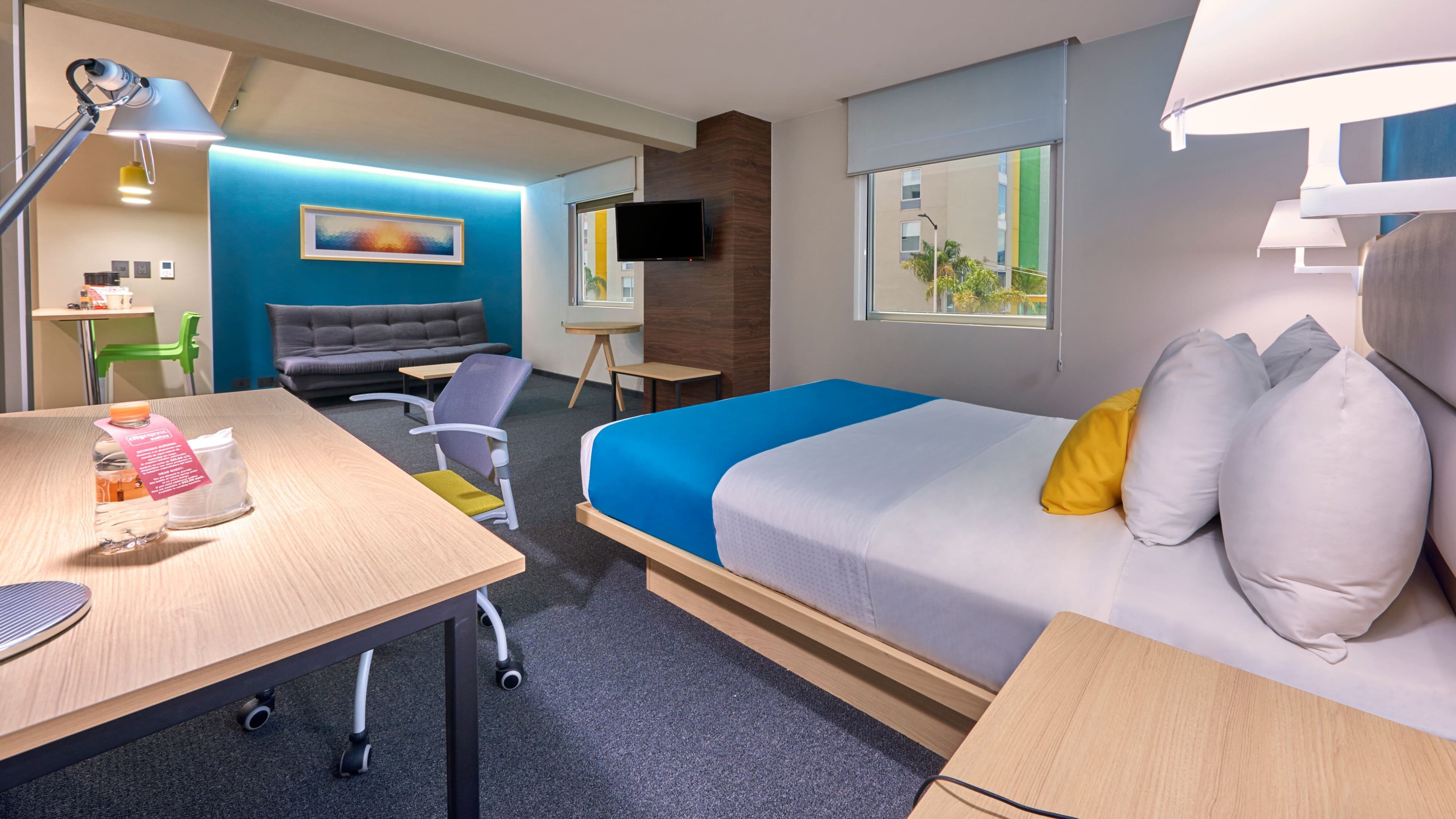 City Express Suites by Marriott Toluca - Image 2