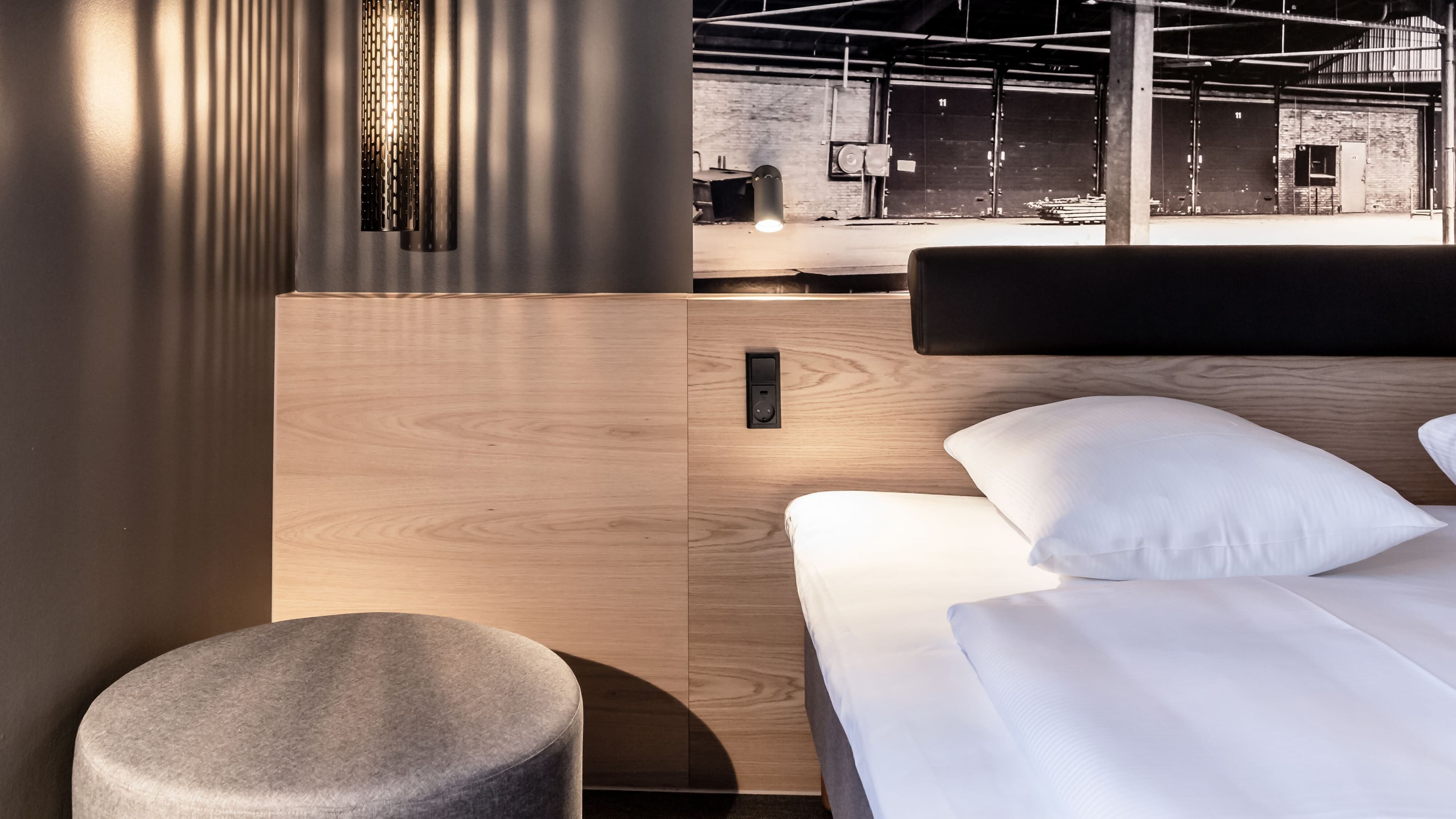 Standard Double Room - Image 5