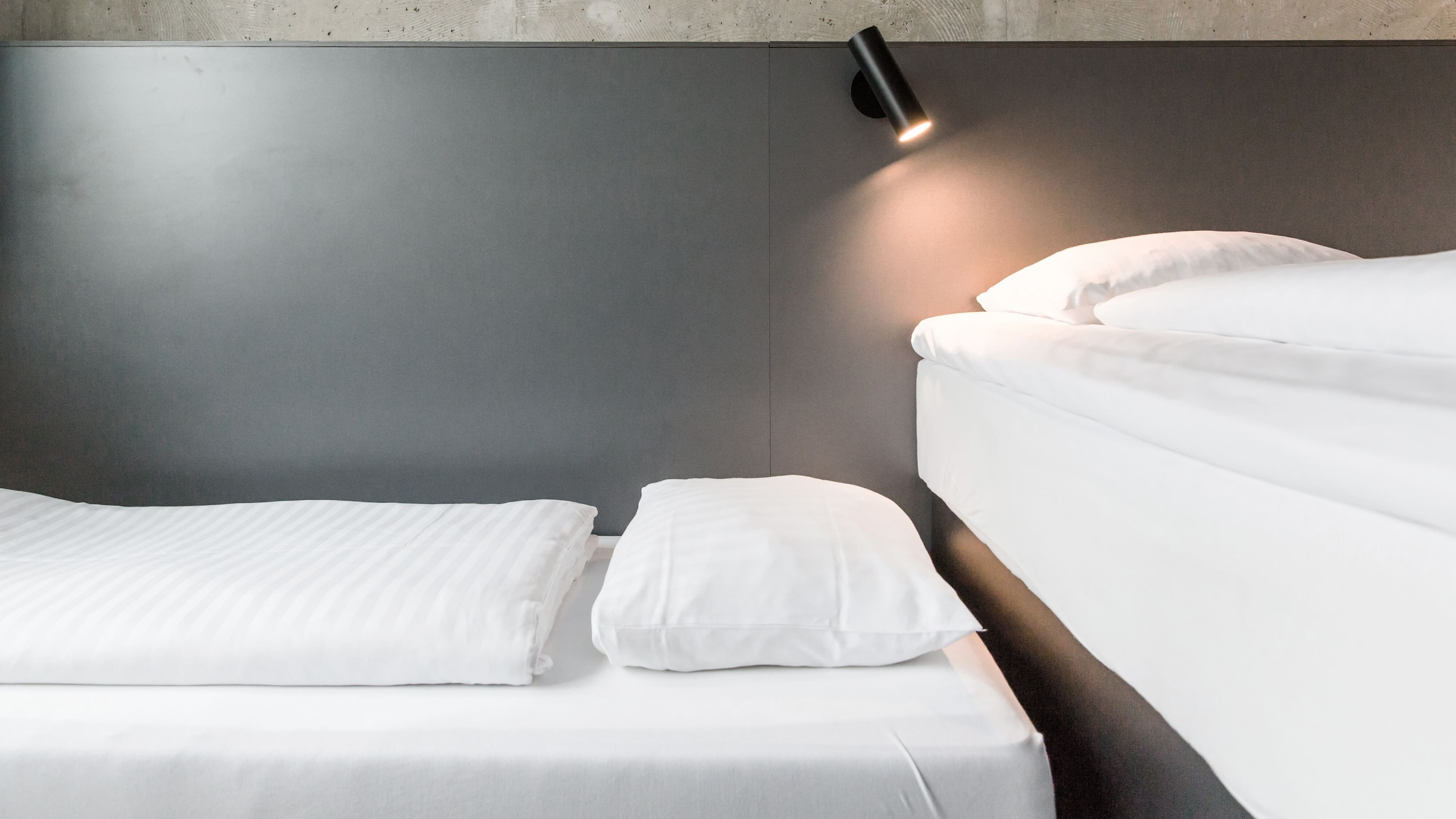Standard Double Room - Image 5