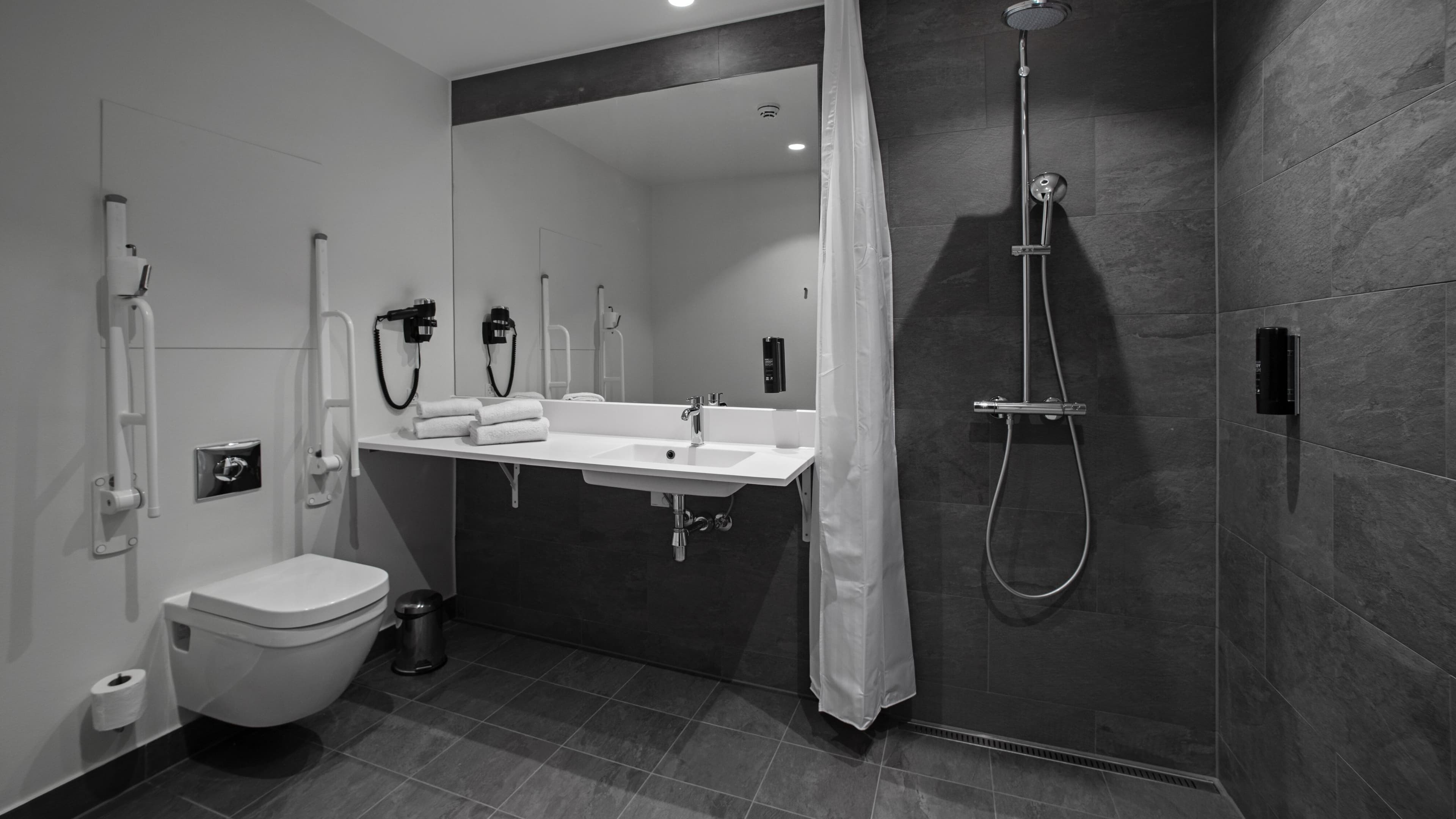 Standard Double Room - Image 8