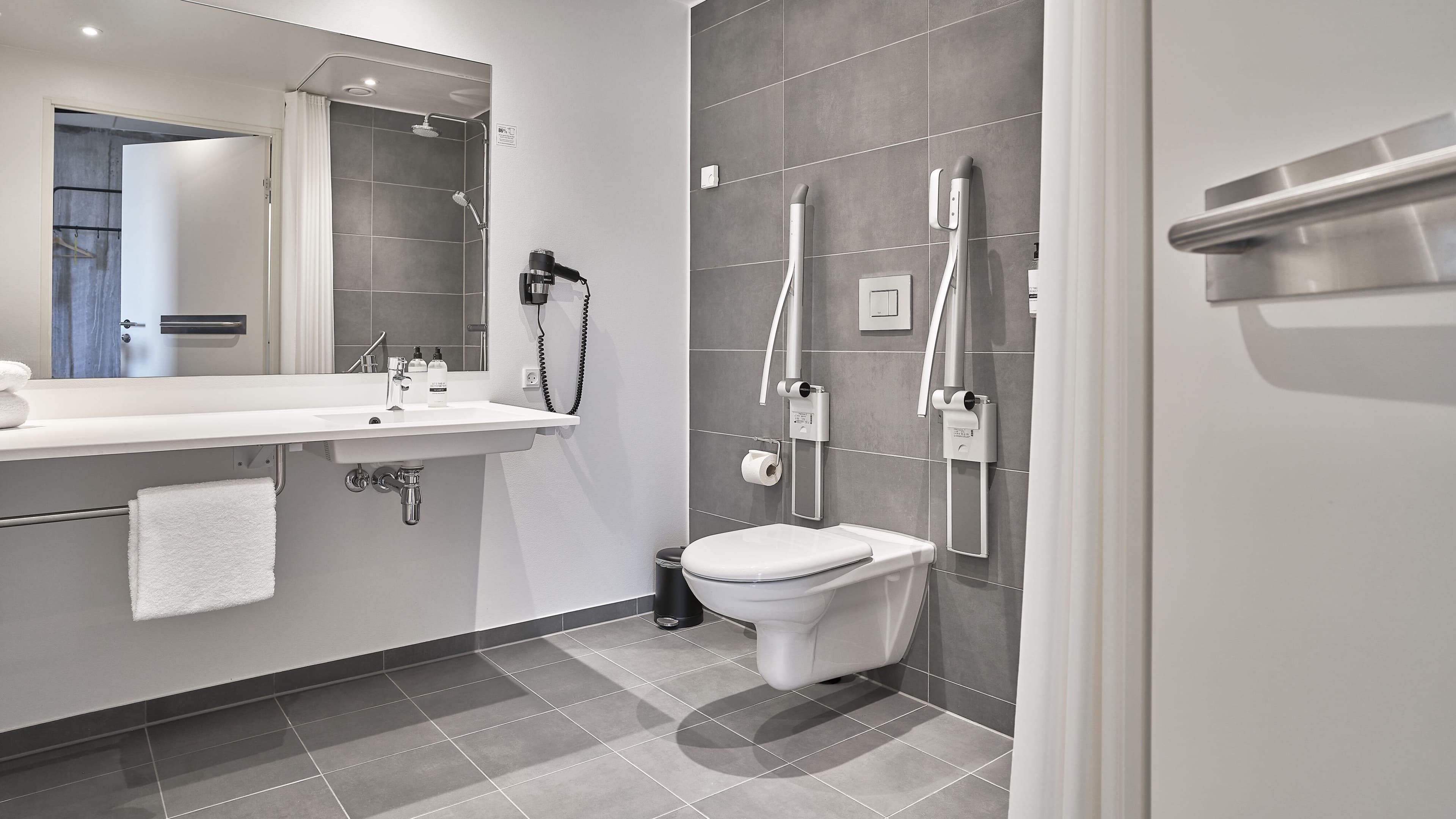 Standard Double Room - Image 6