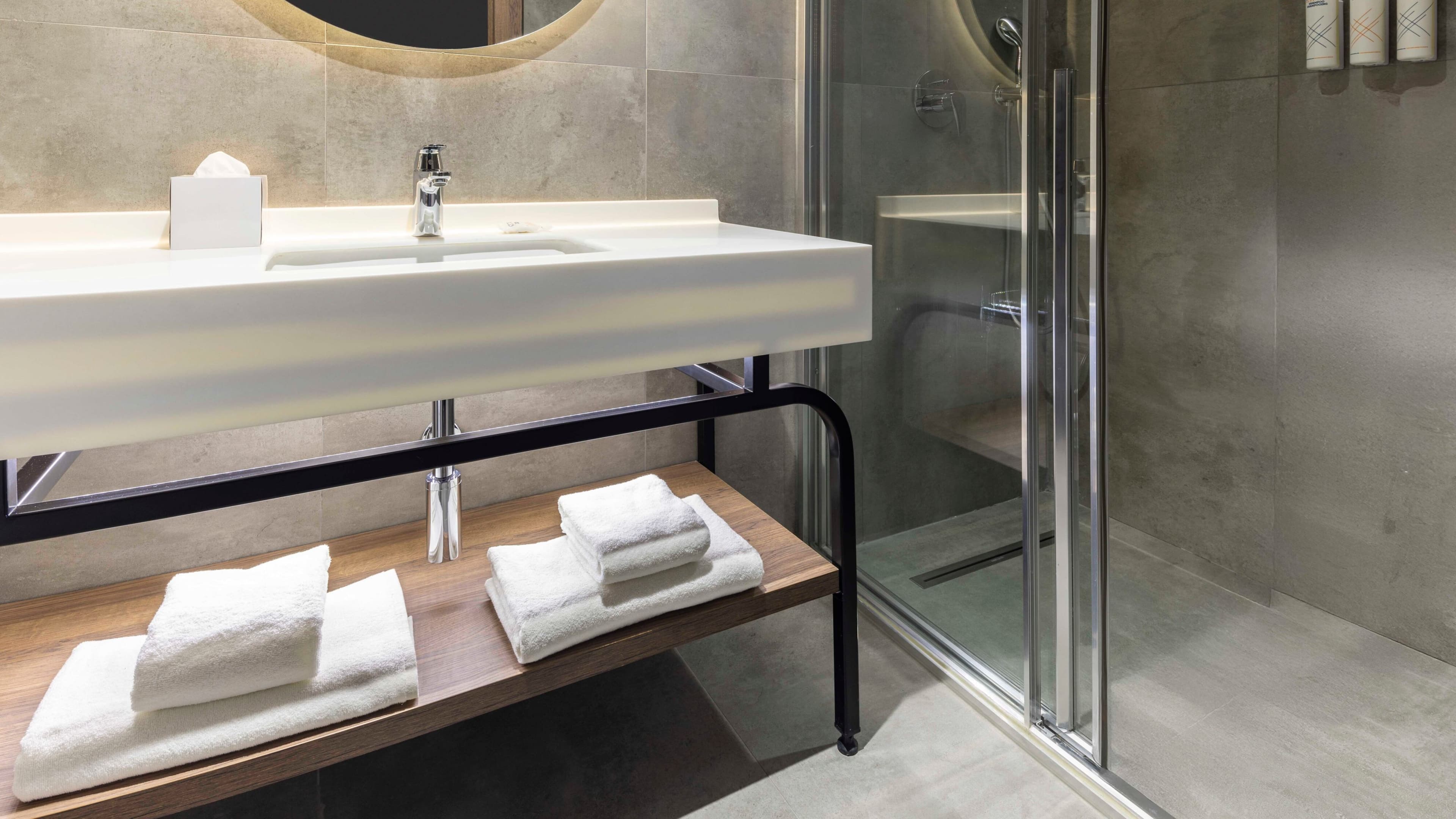 Standard 2 Twins - Image 5