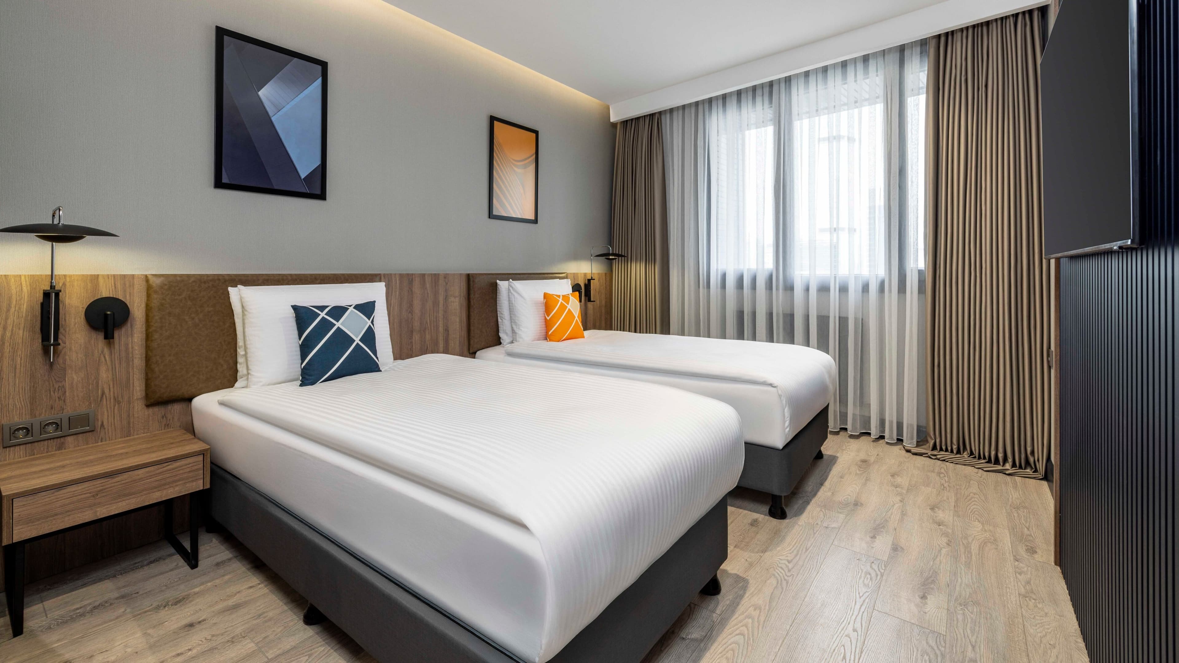 Standard 2 Twins - Image 3