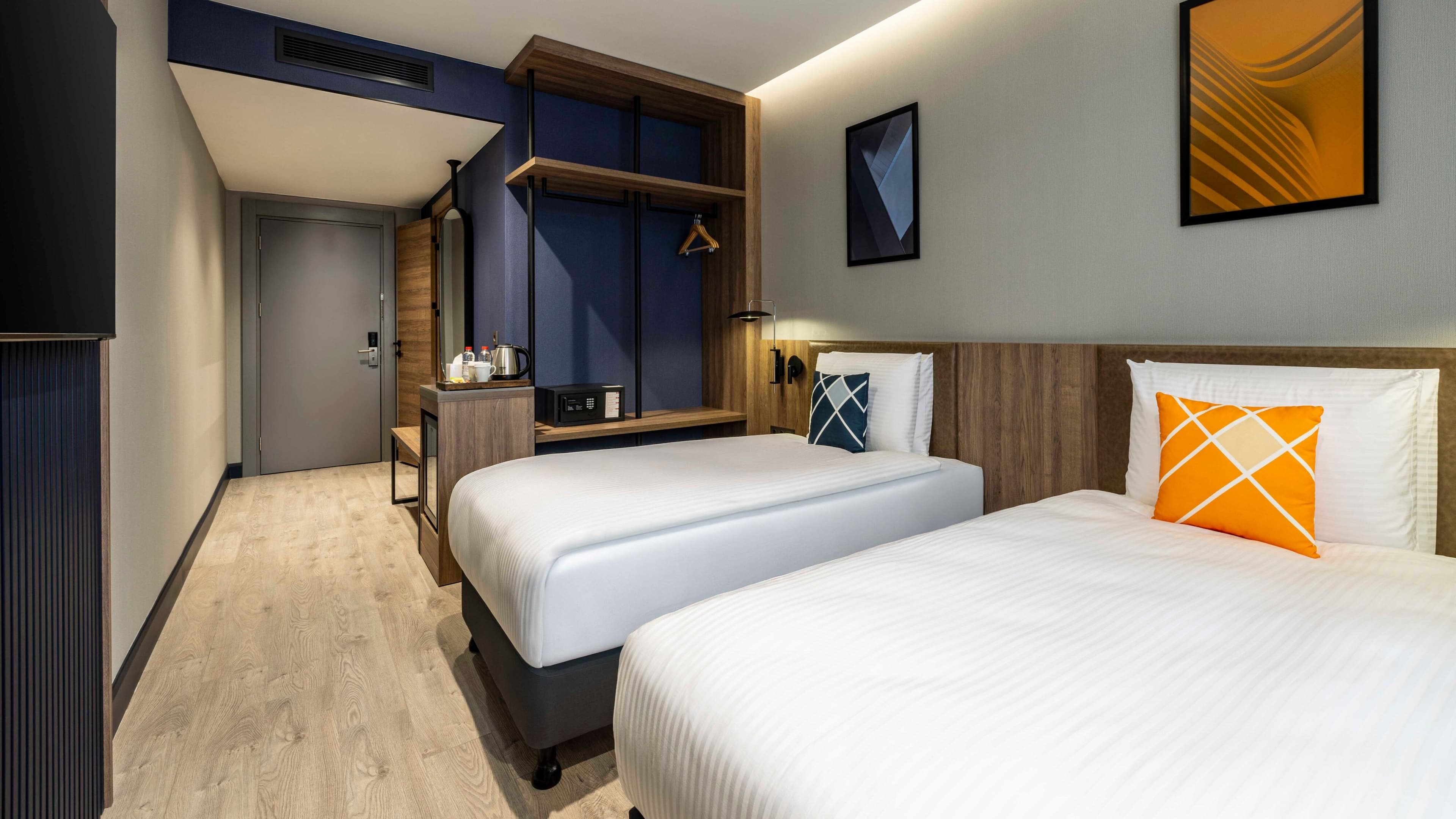 Standard 2 Twins - Image 1