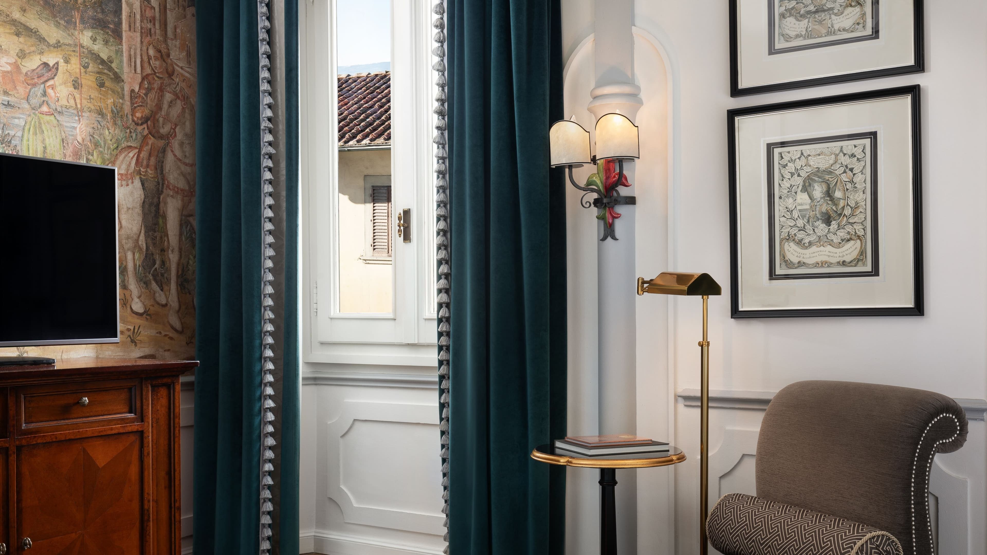 Deluxe Room - Image 2