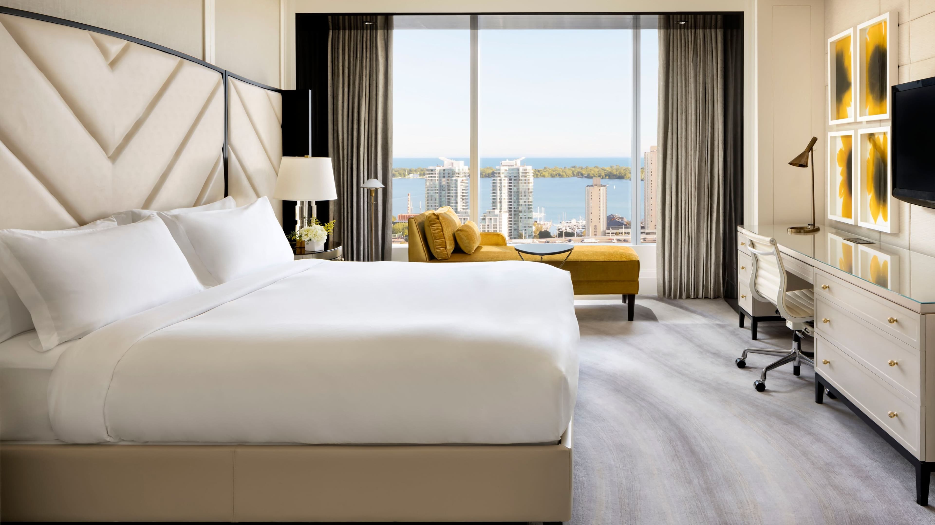 The Ritz-Carlton, Toronto — 32