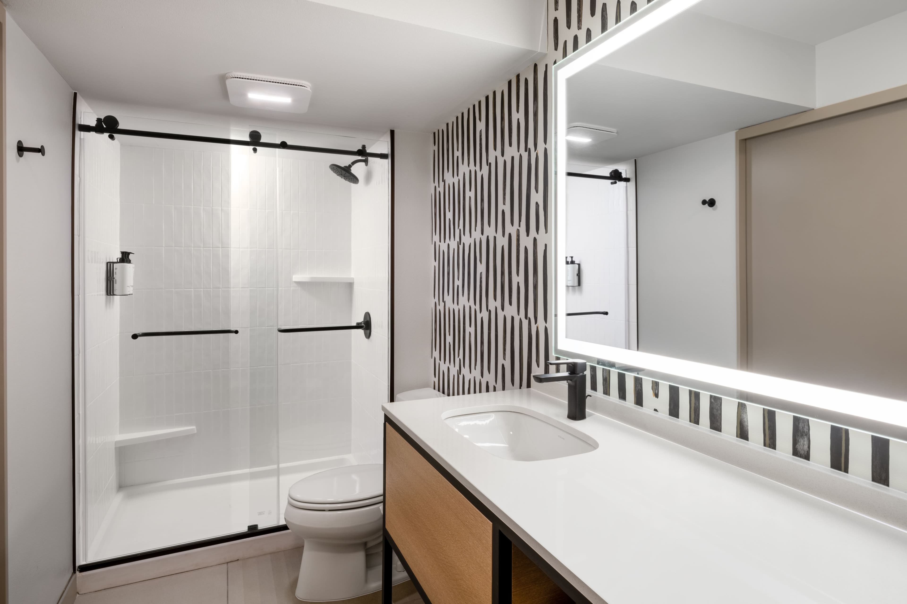 Atwell Suites Austin Airport - Image 3