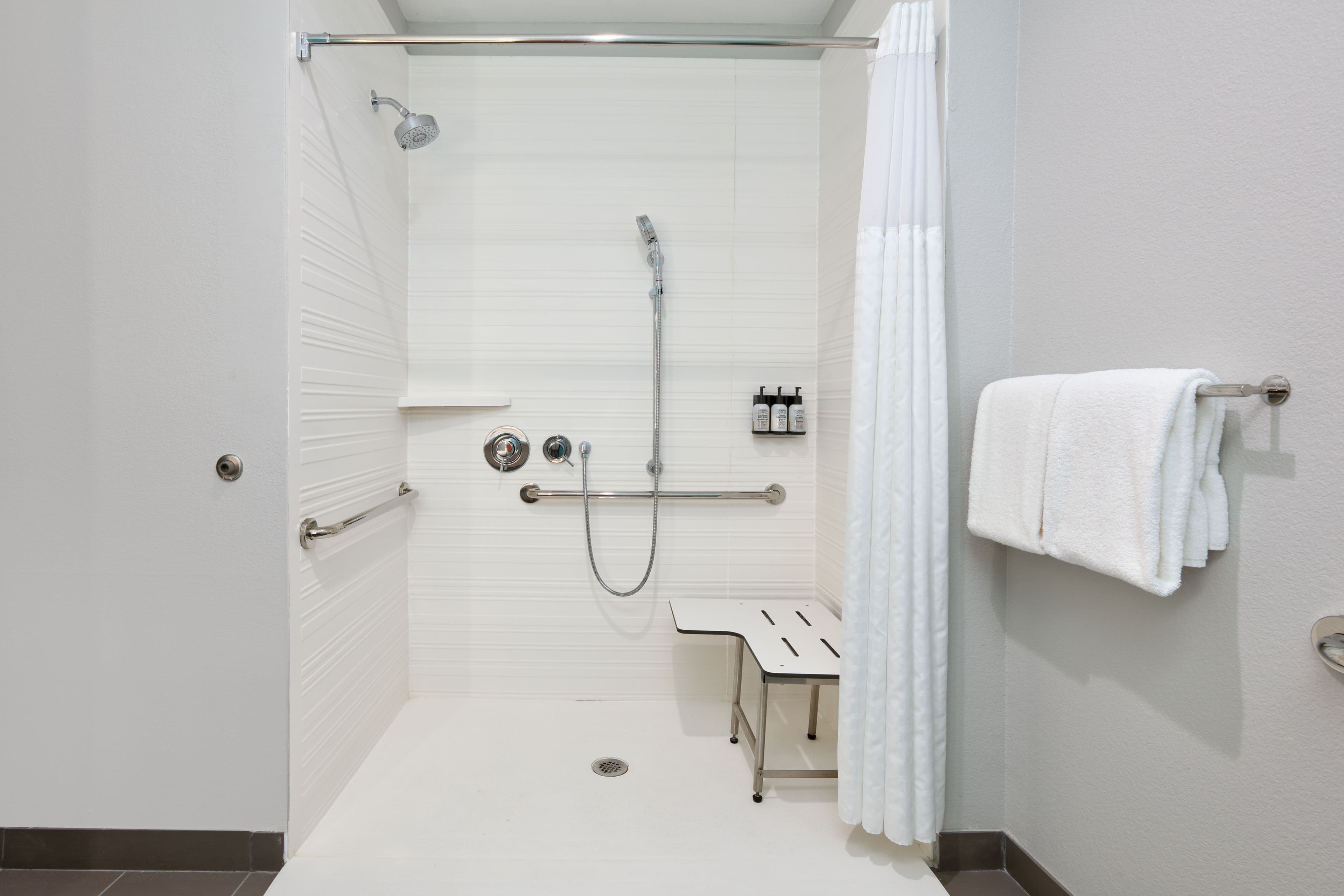 avid hotels Austin – Tech Ridge — 29