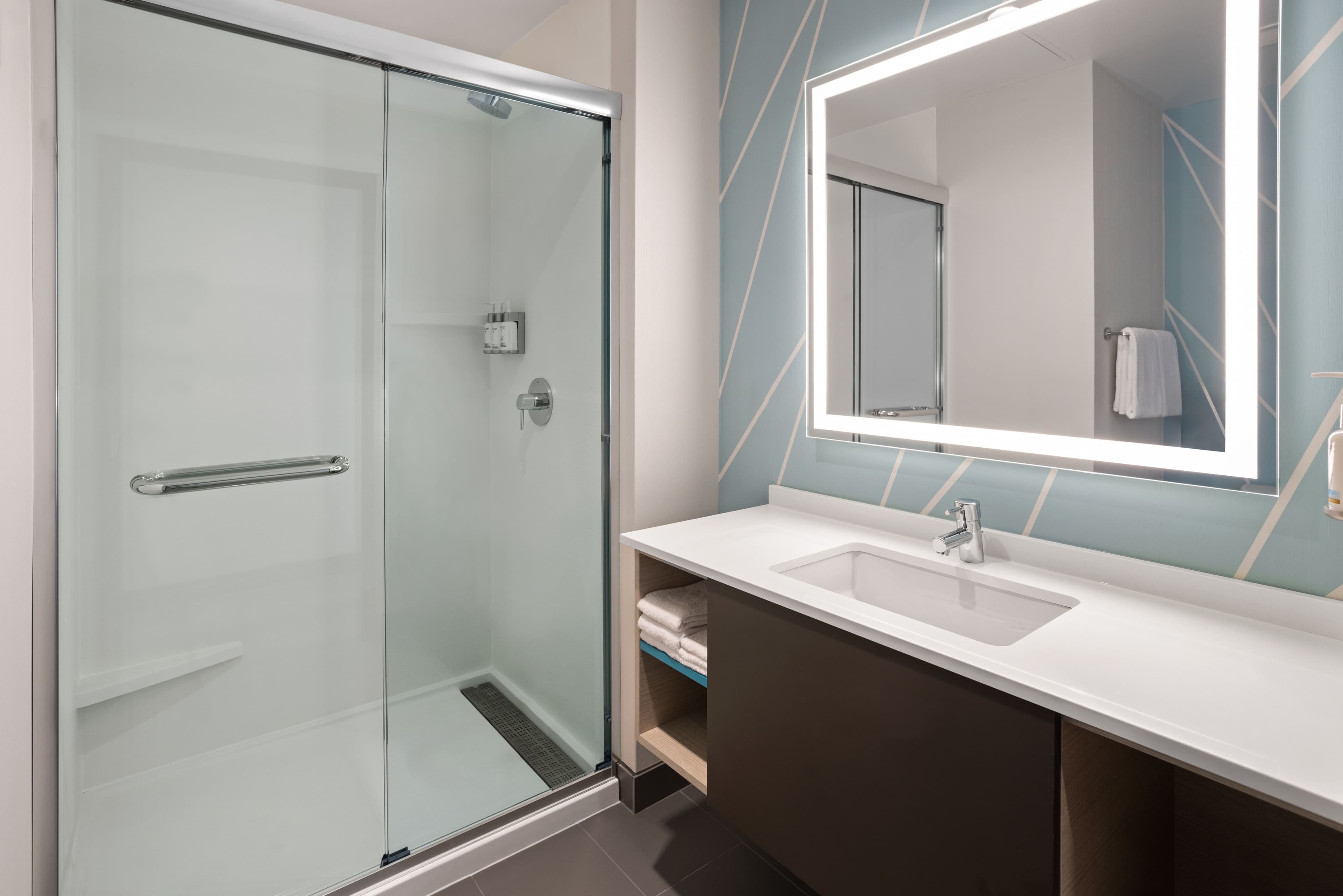 avid hotels Brooklyn - Dyker Heights — 21