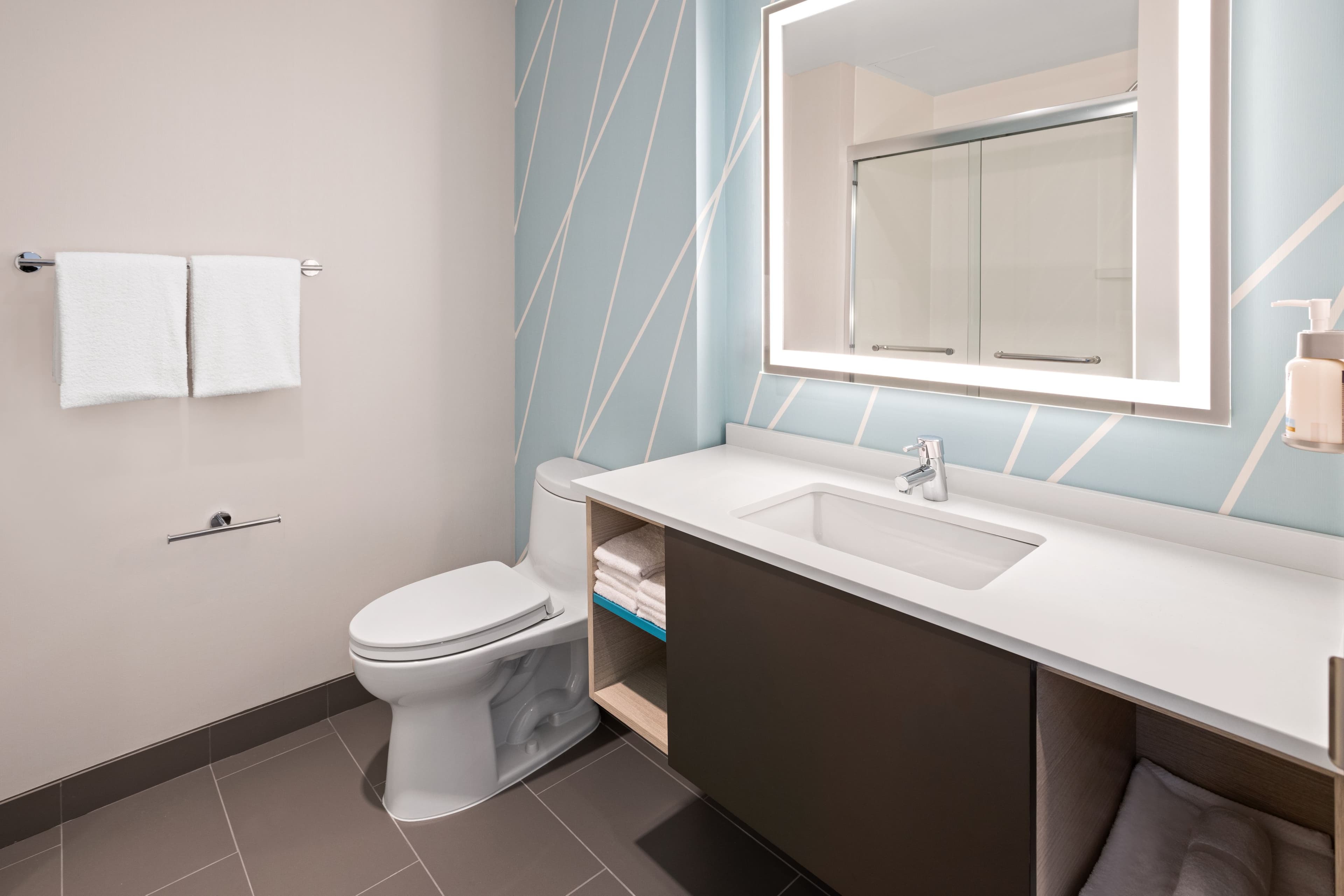 Standard Room - Image 7