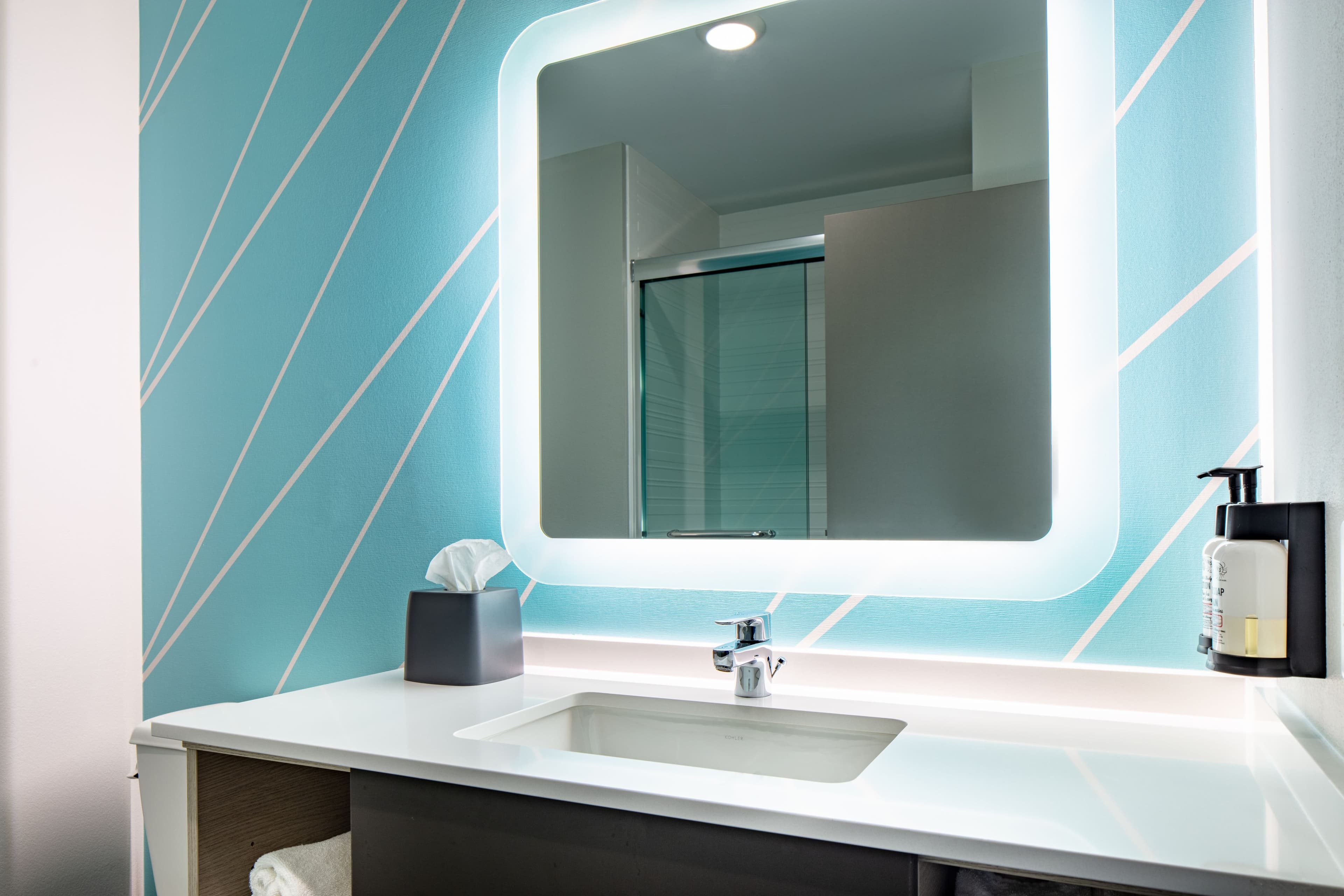 avid hotels Madison - Monona — 9