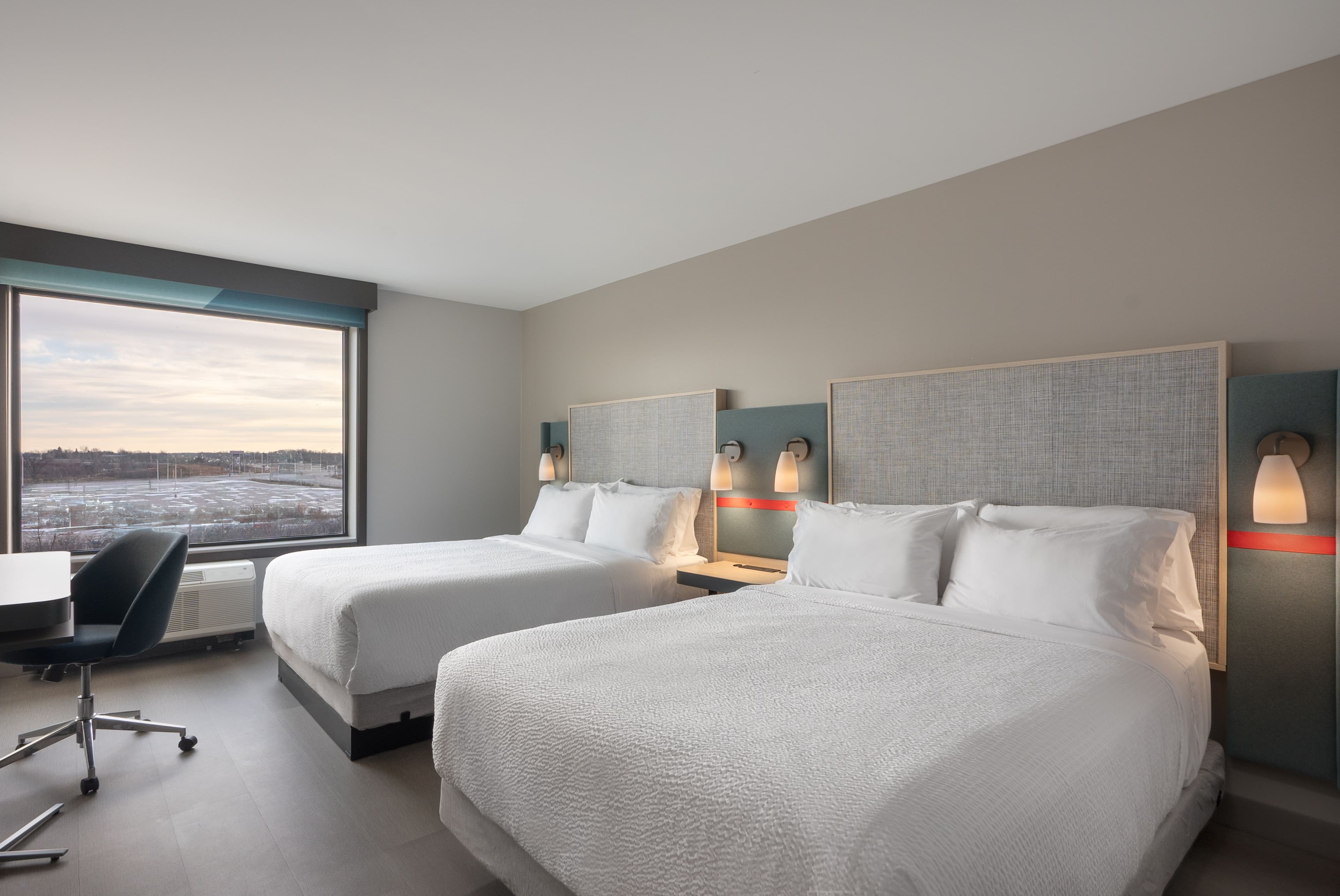 avid hotels Oak Creek — 39