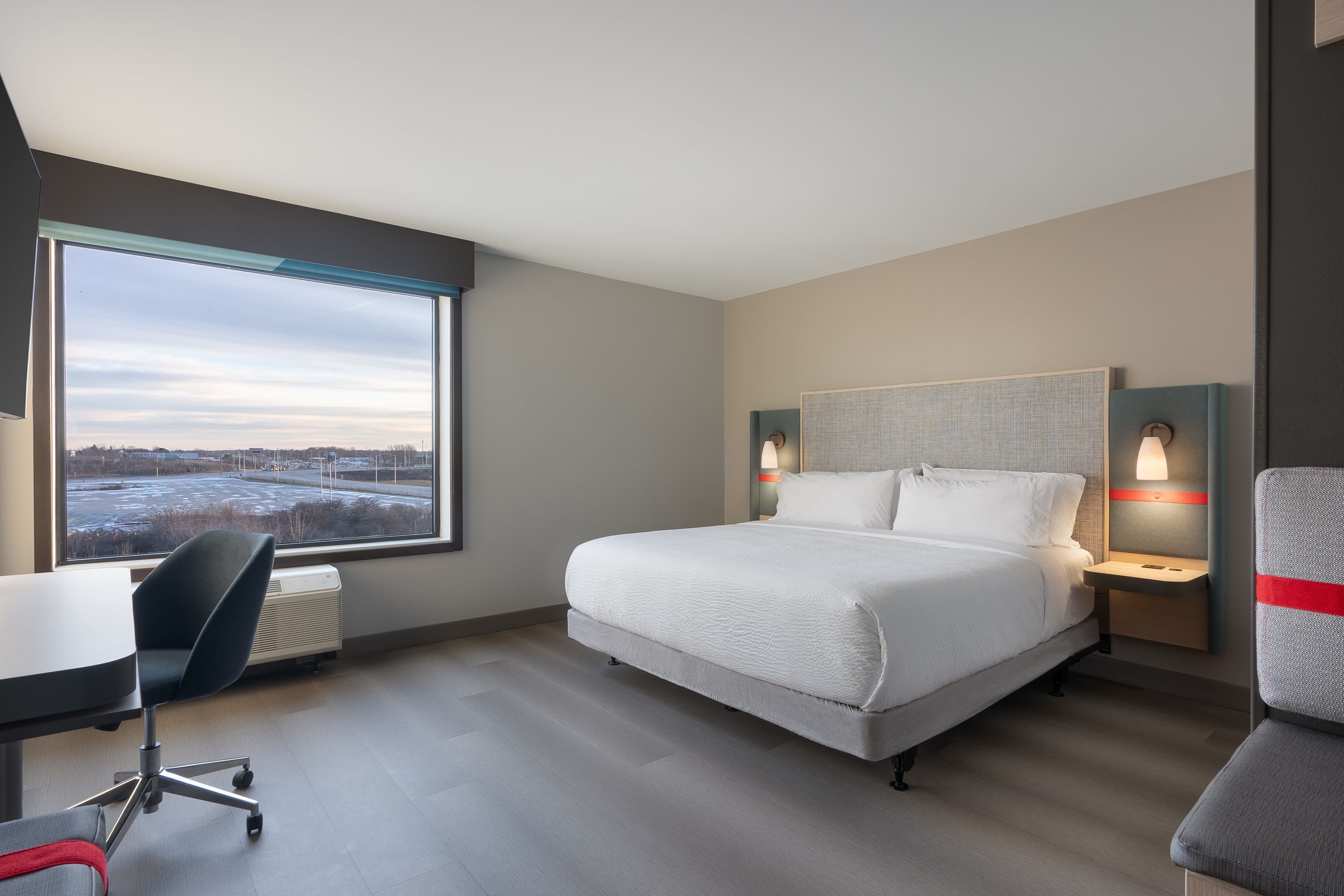 avid hotels Oak Creek — 35
