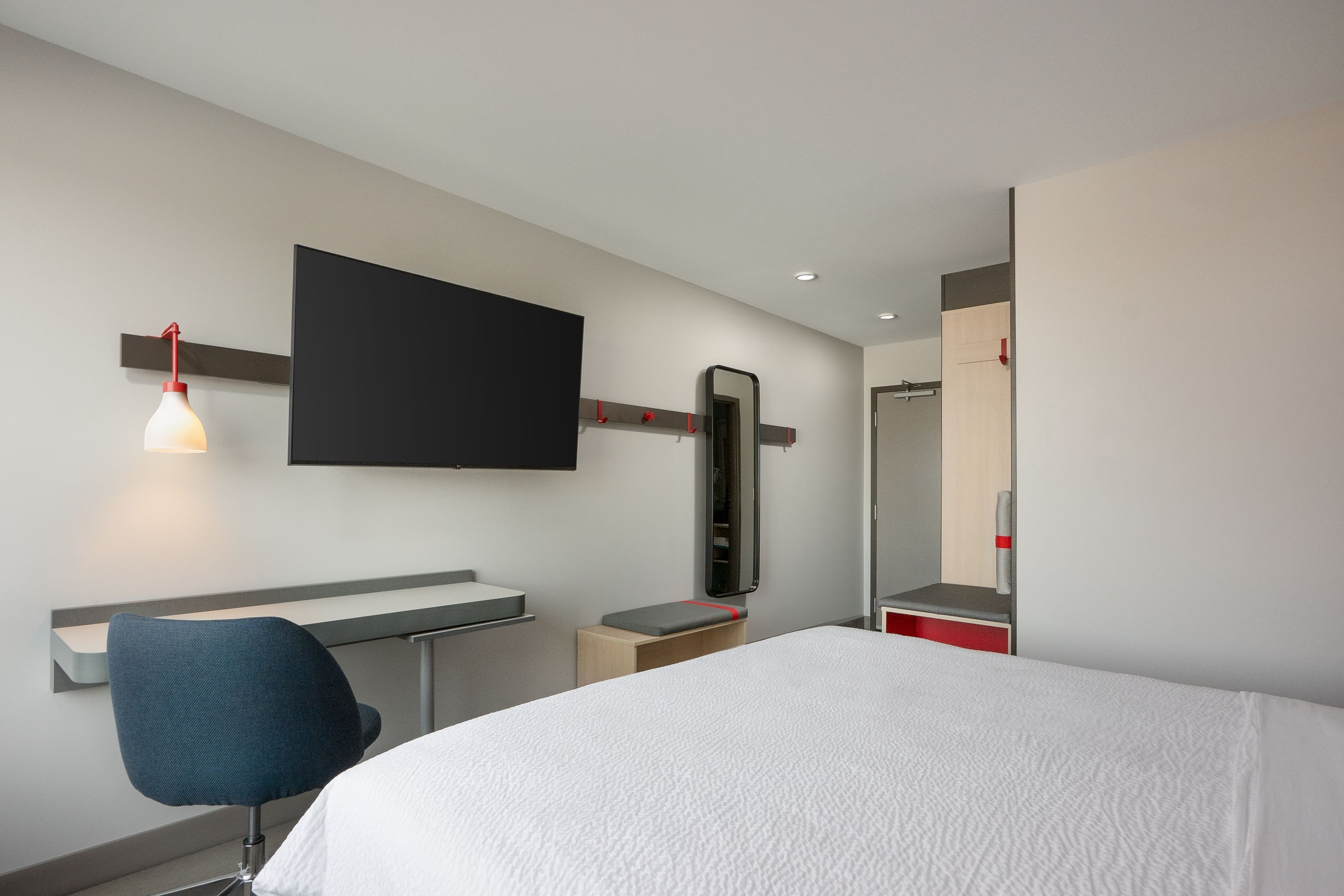 avid hotels Oak Creek — 21