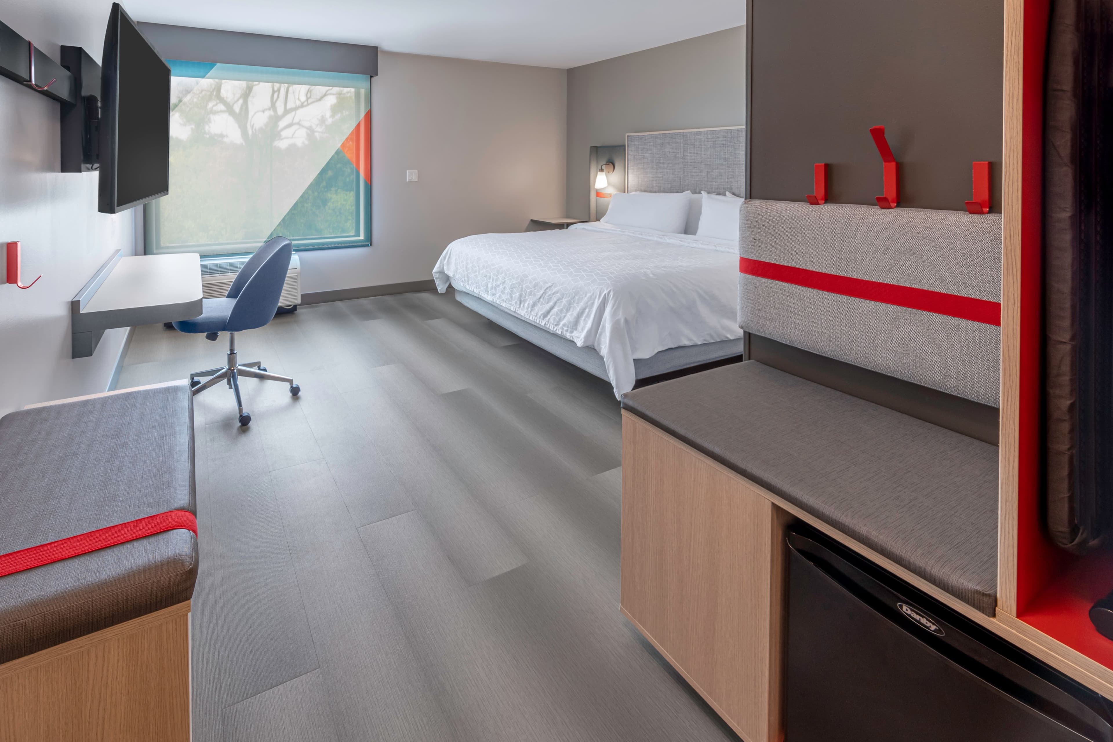 avid hotels Milwaukee West - Waukesha — 12