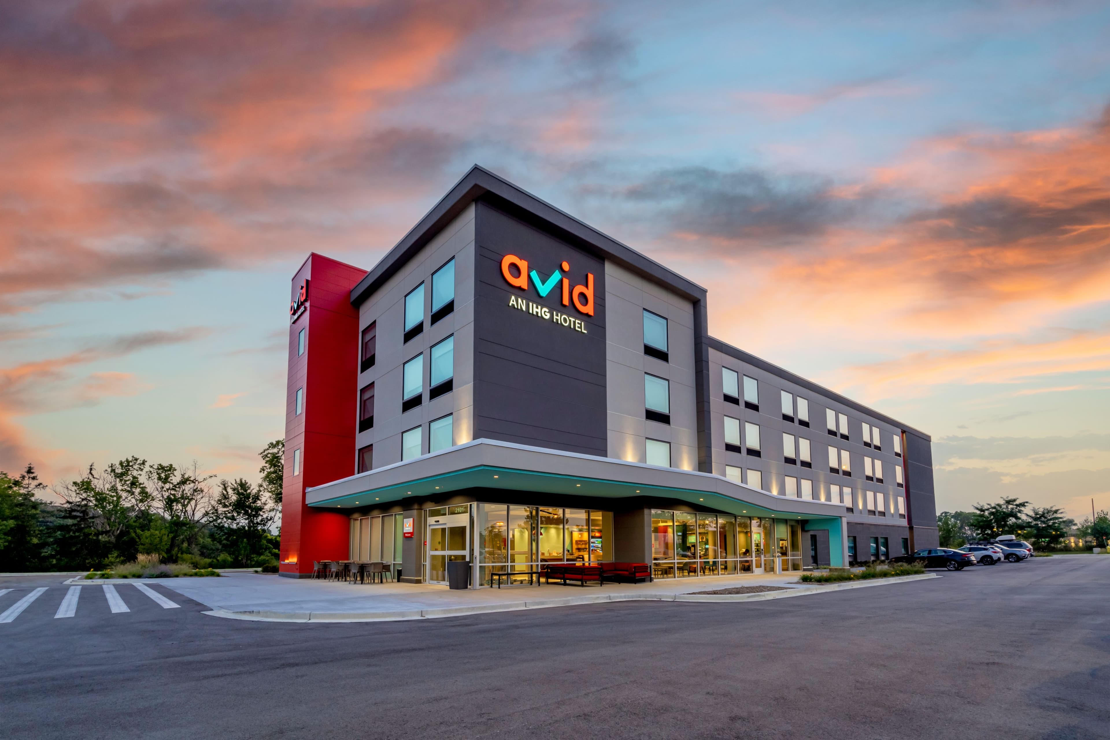 avid hotels Milwaukee West - Waukesha - Image 1