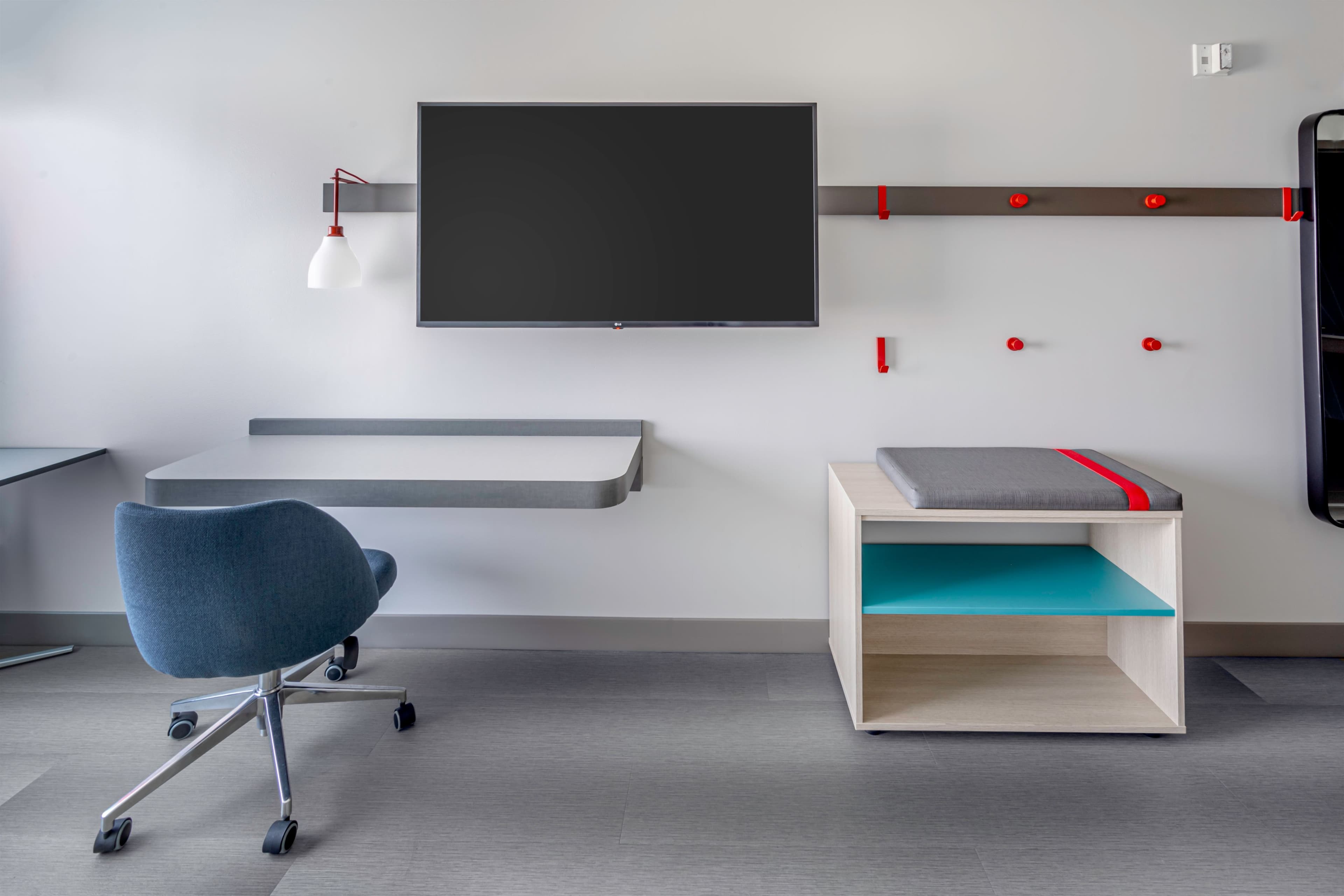 avid hotels Milwaukee West - Waukesha — 14