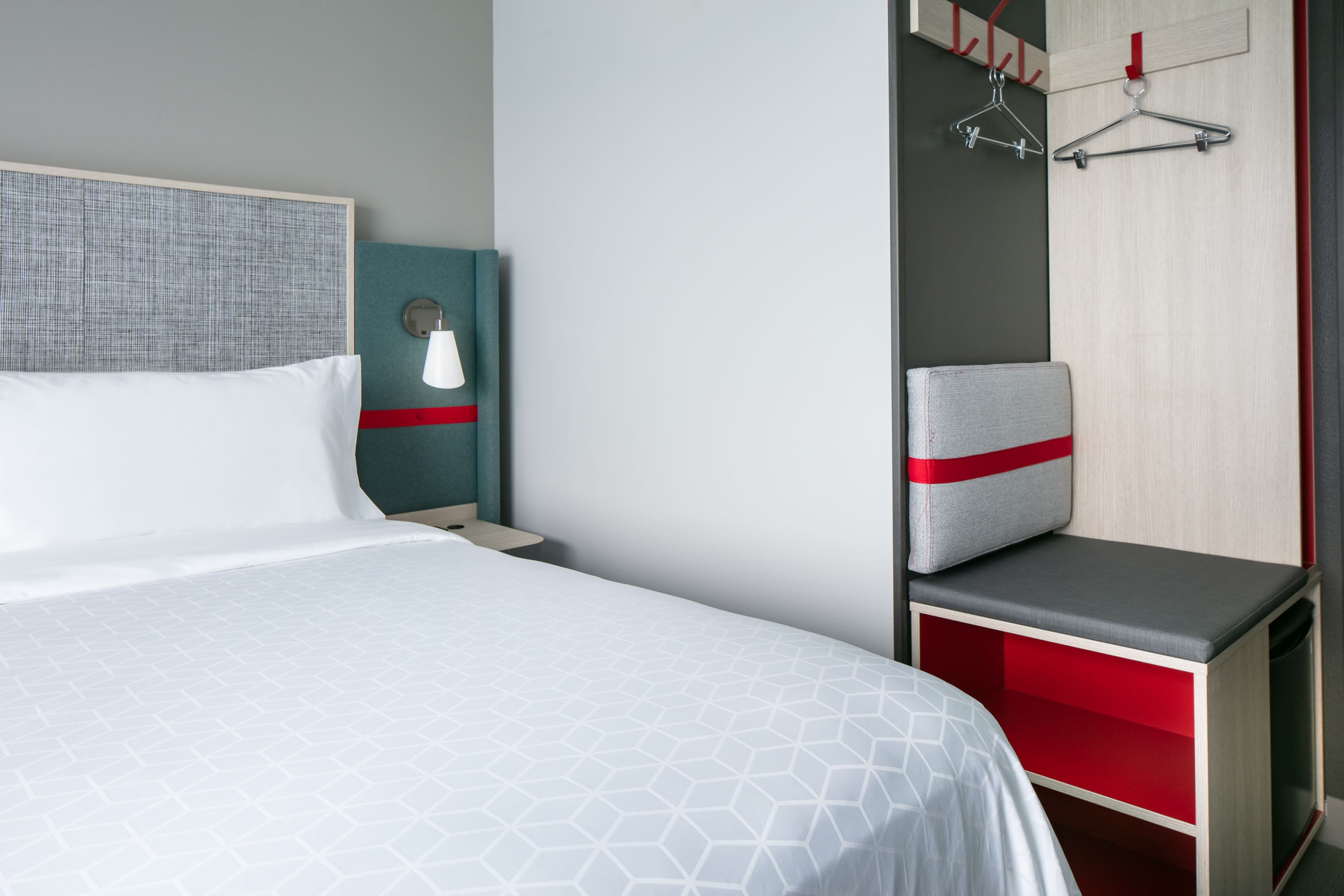 avid hotels Roseville - Minneapolis North — 7