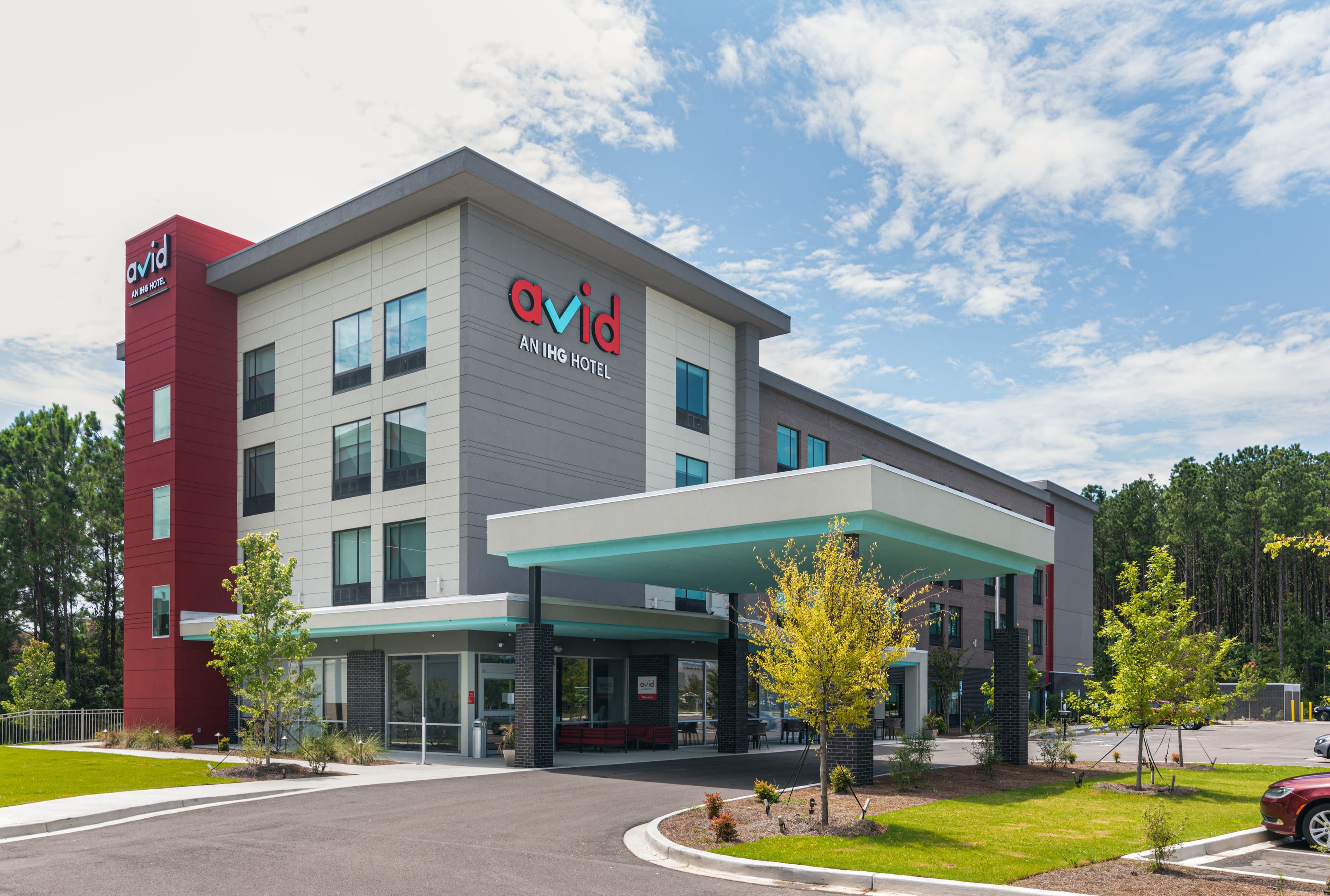 avid hotels Summerville - Image 1