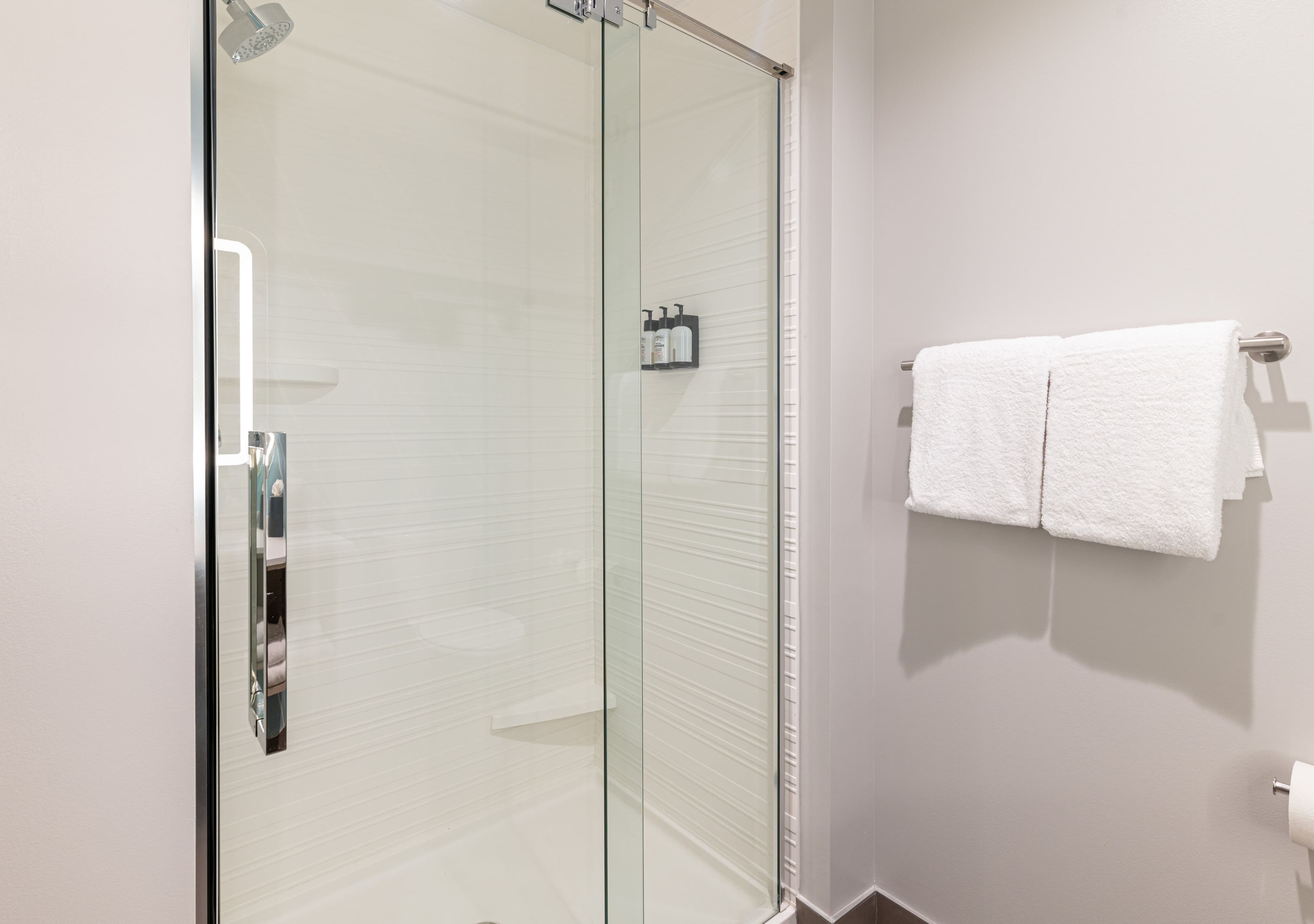 avid hotels Summerville - Image 5