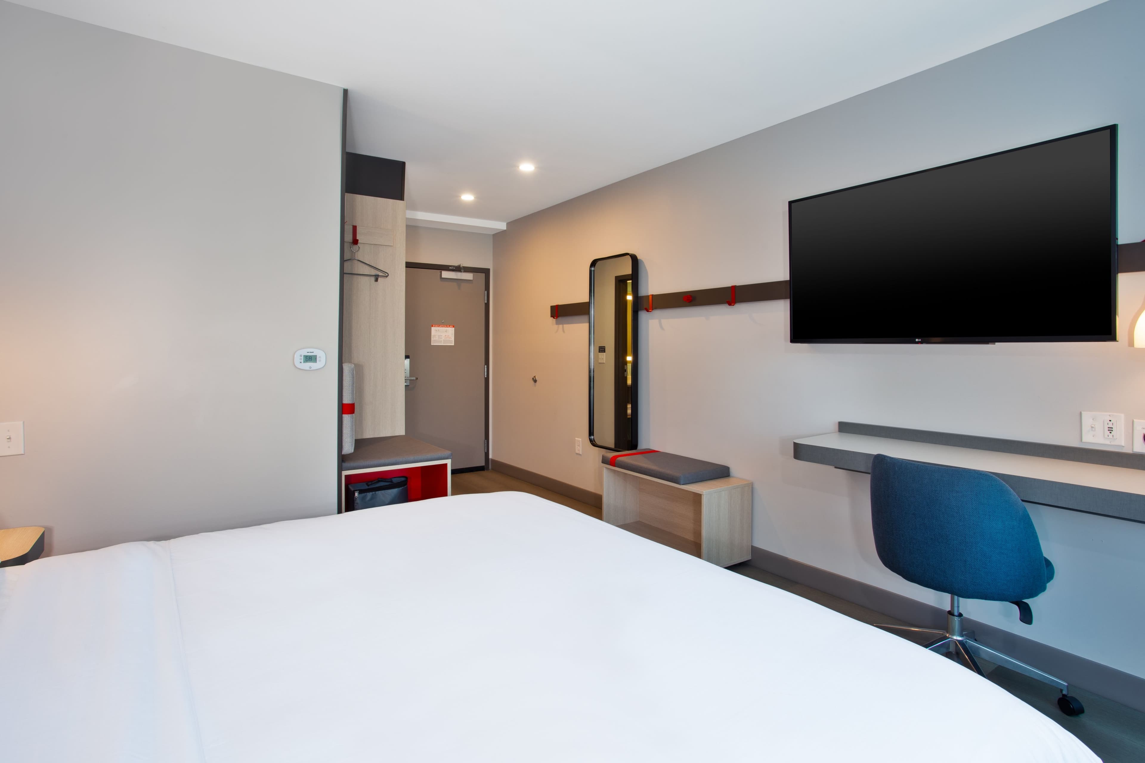 avid hotels Detroit - Warren — 4