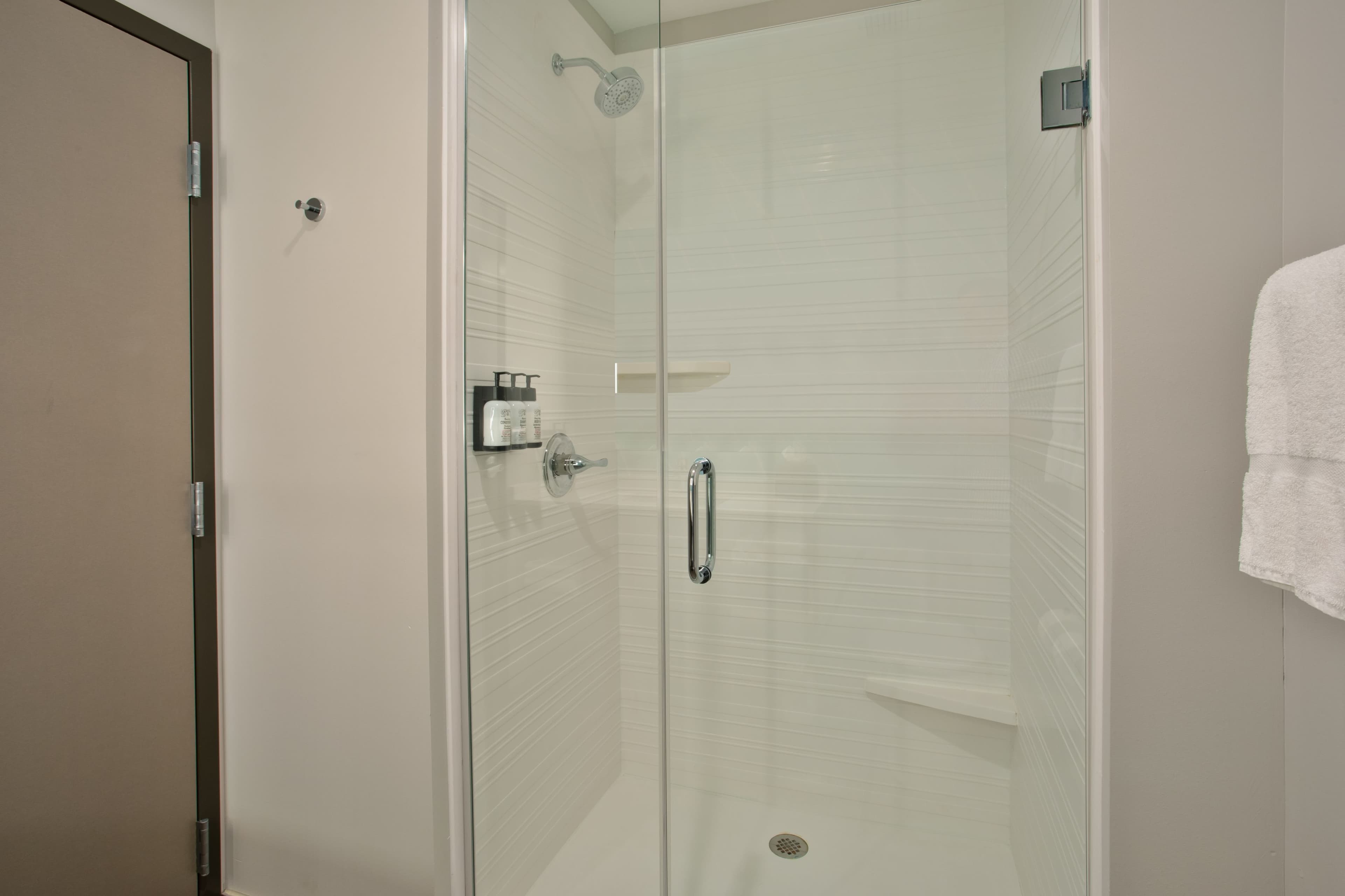 avid hotels Detroit - Warren — 3