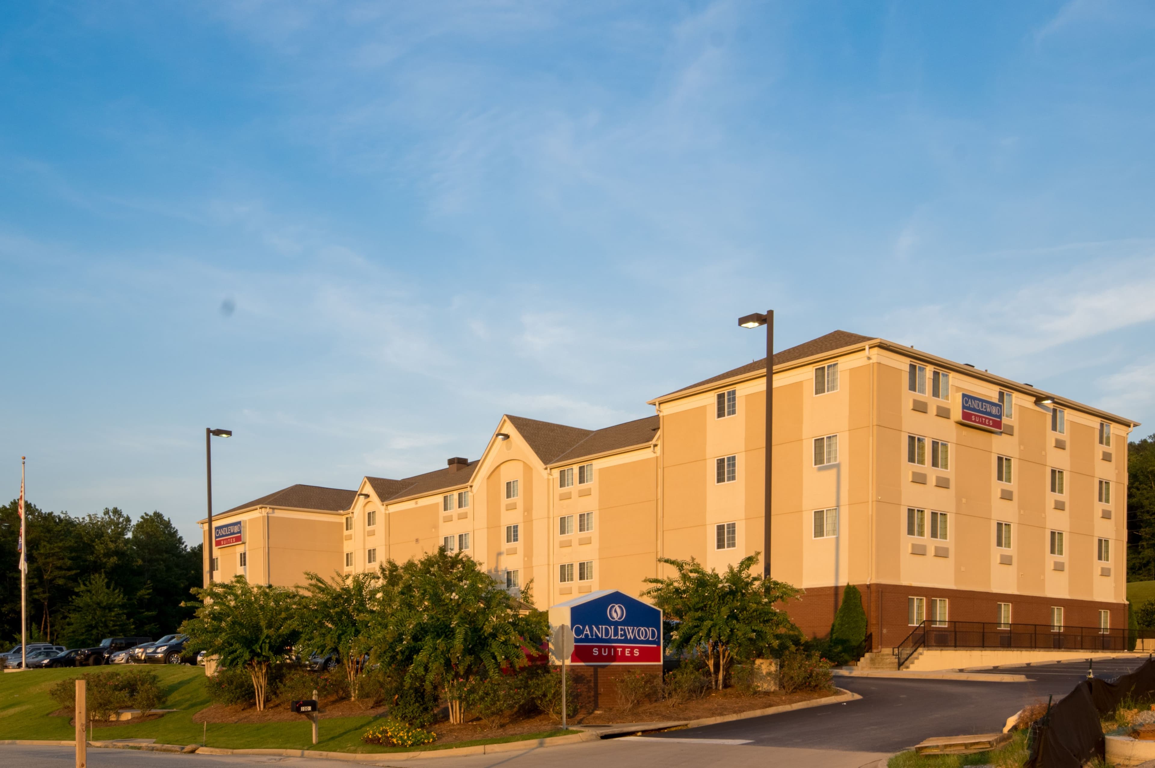 Candlewood Suites Alabaster - Image 1