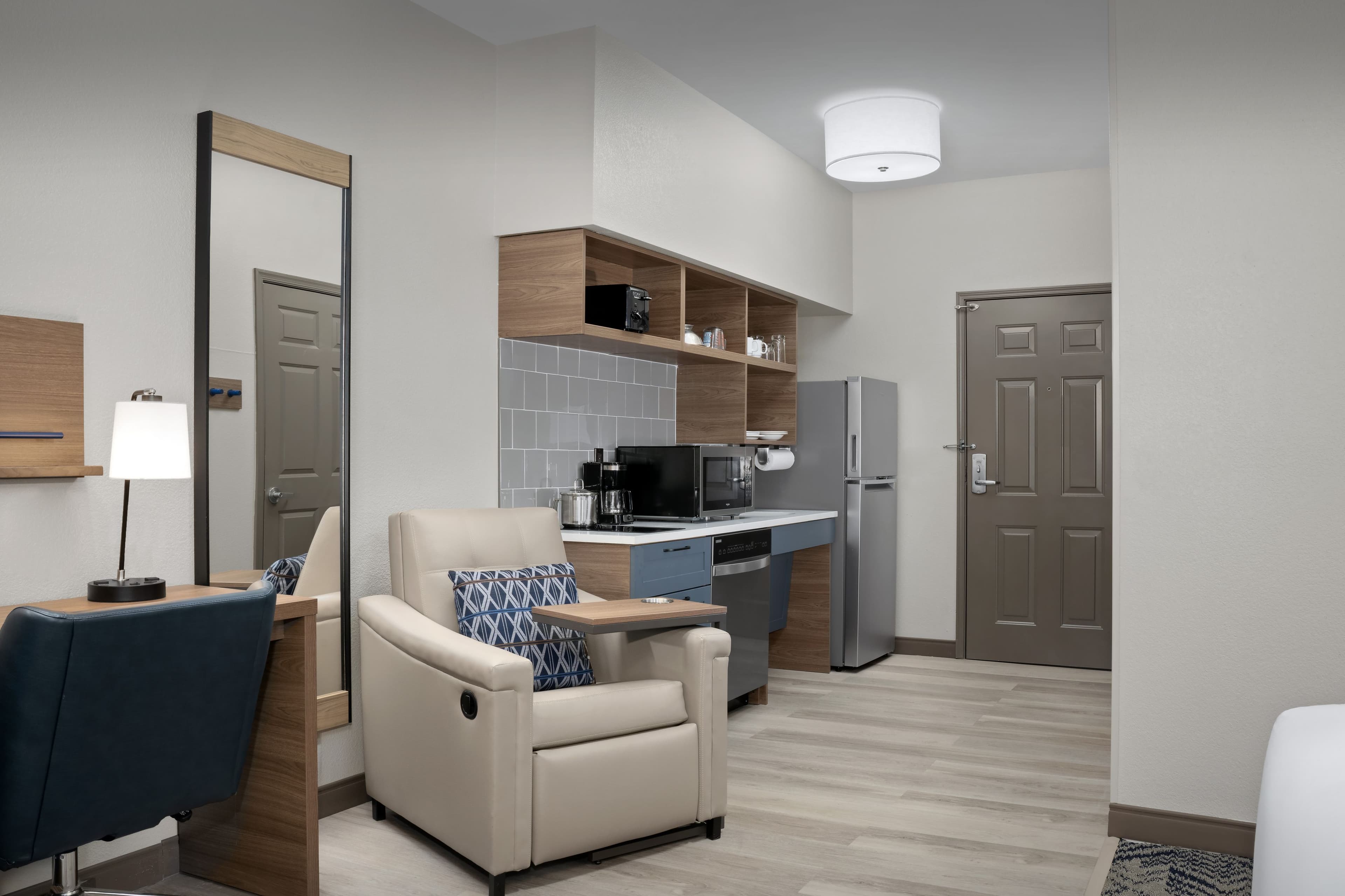 Candlewood Suites Alexandria - Fort Belvoir - Image 3