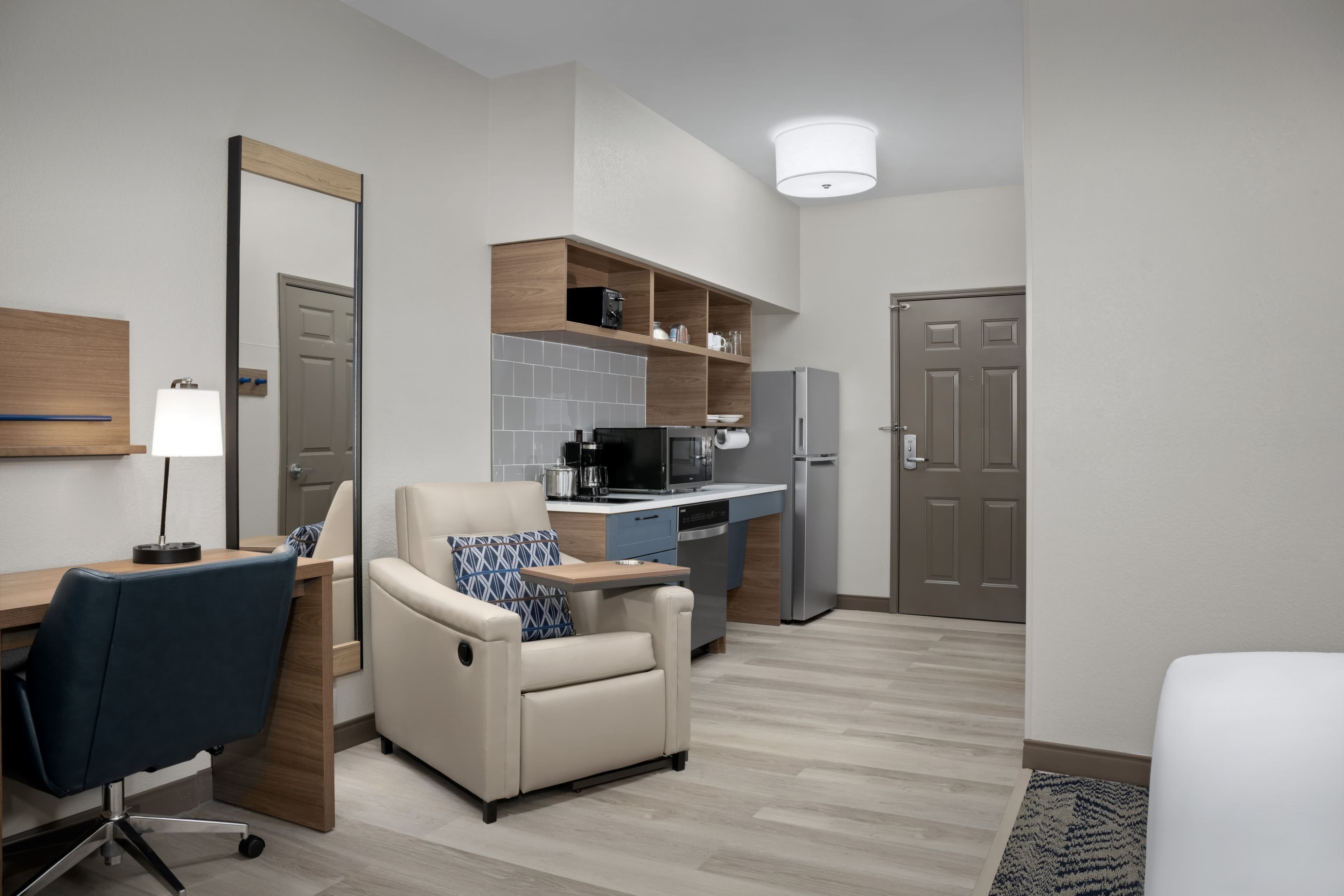 Candlewood Suites Alexandria - Fort Belvoir — 6