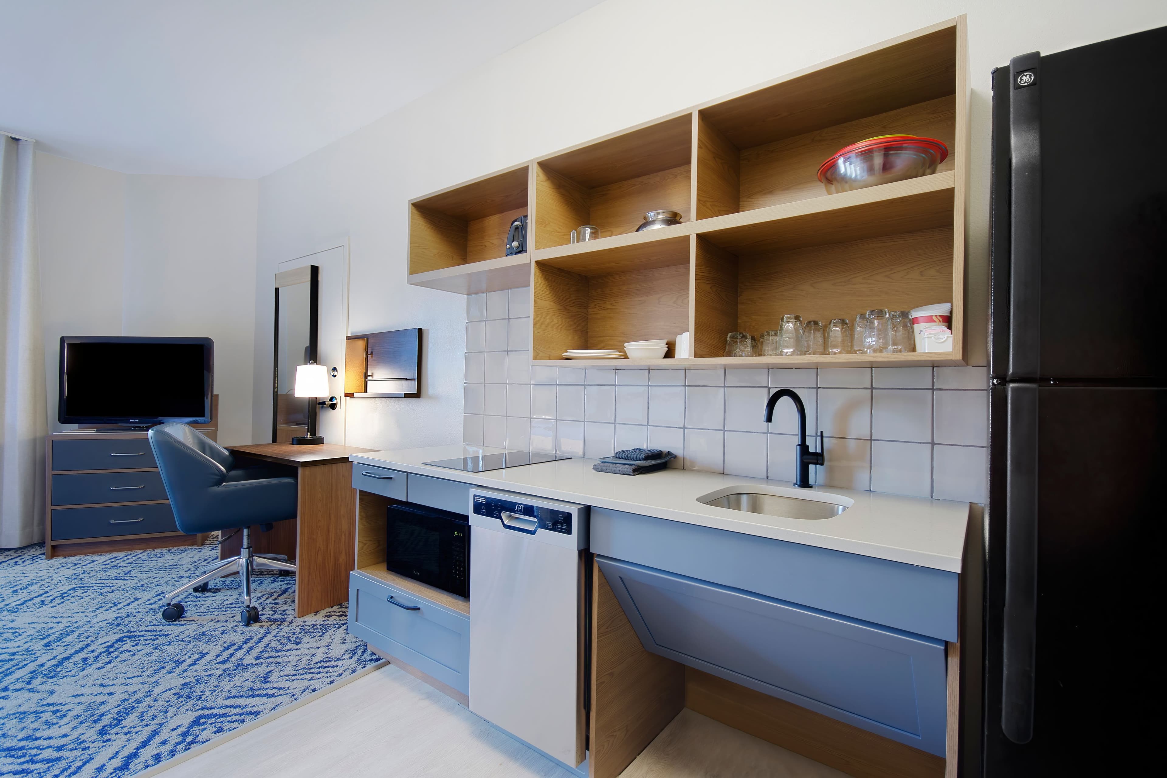 Candlewood Suites Buffalo Amherst — 14