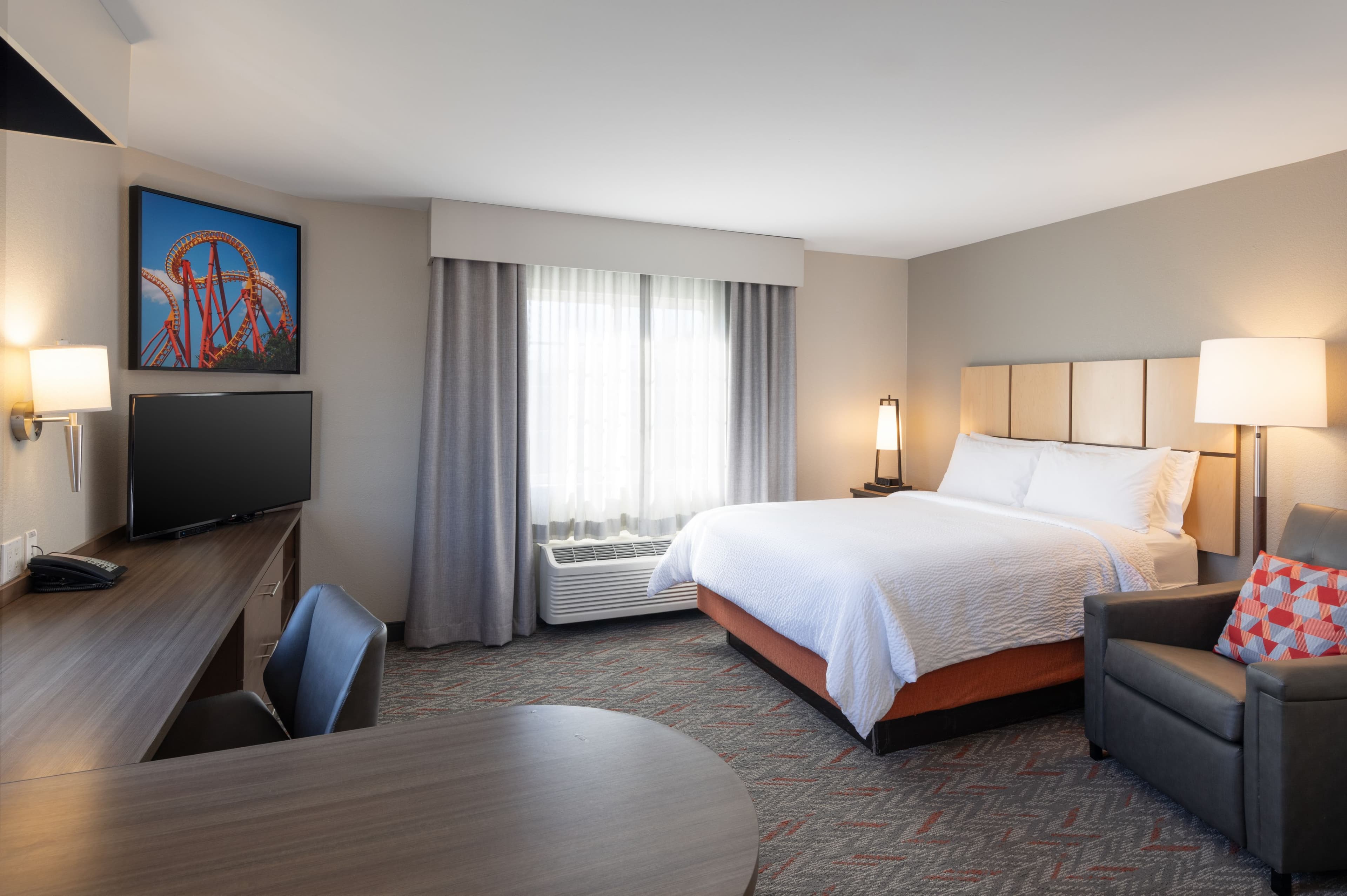 Candlewood Suites Anaheim - Resort Area - Image 3