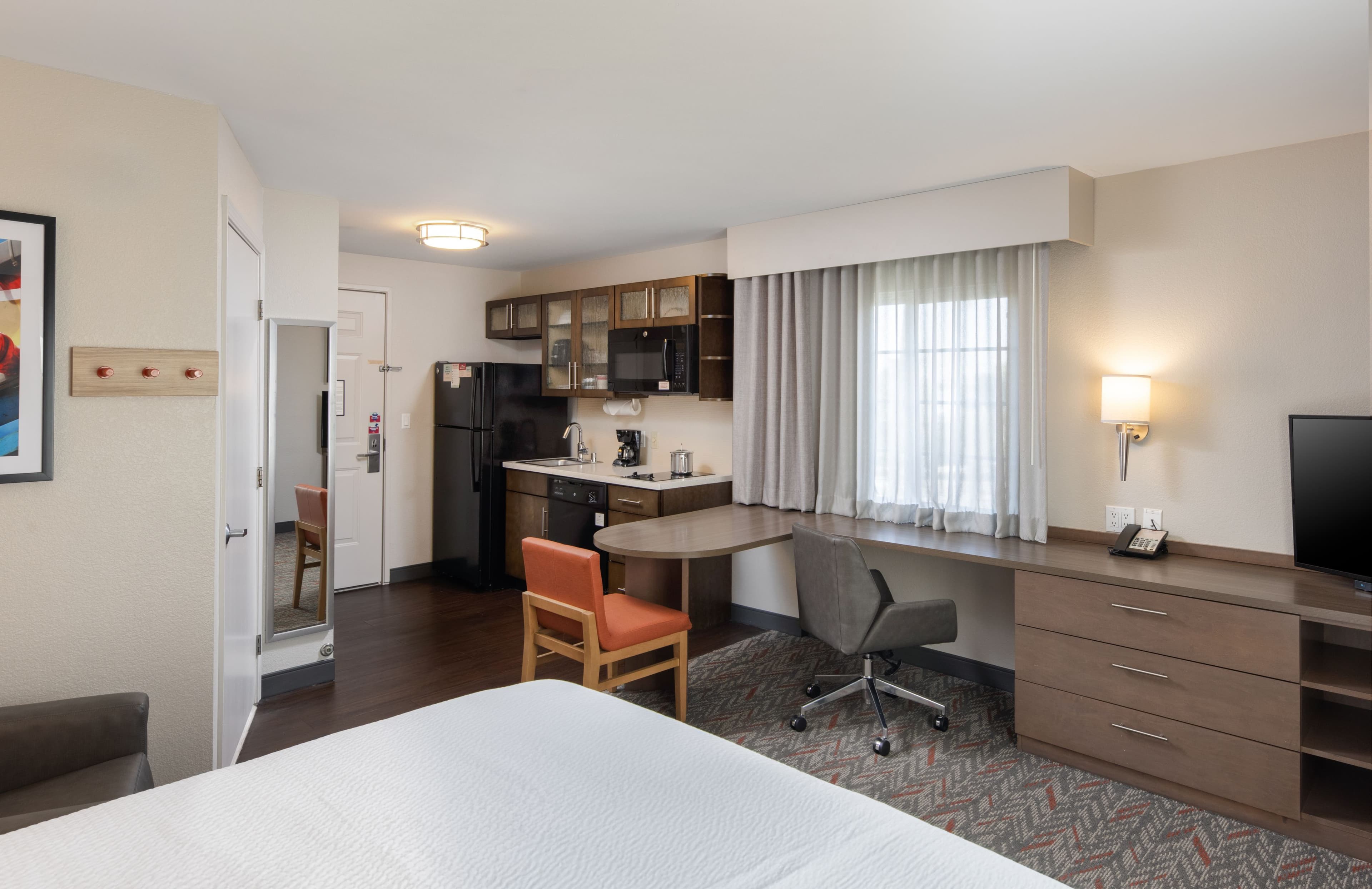 Candlewood Suites Anaheim - Resort Area — 6