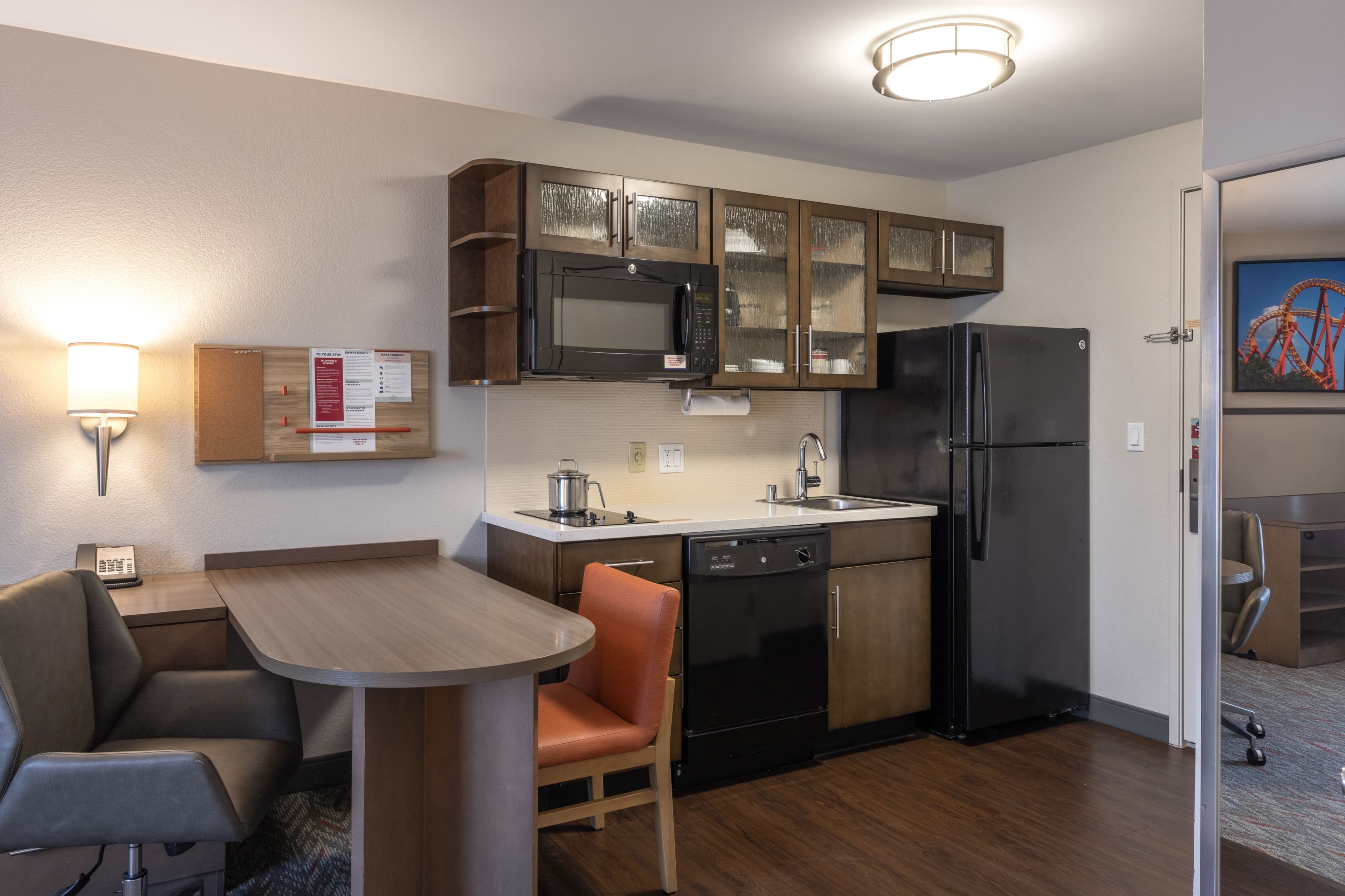 Candlewood Suites Anaheim - Resort Area — 9
