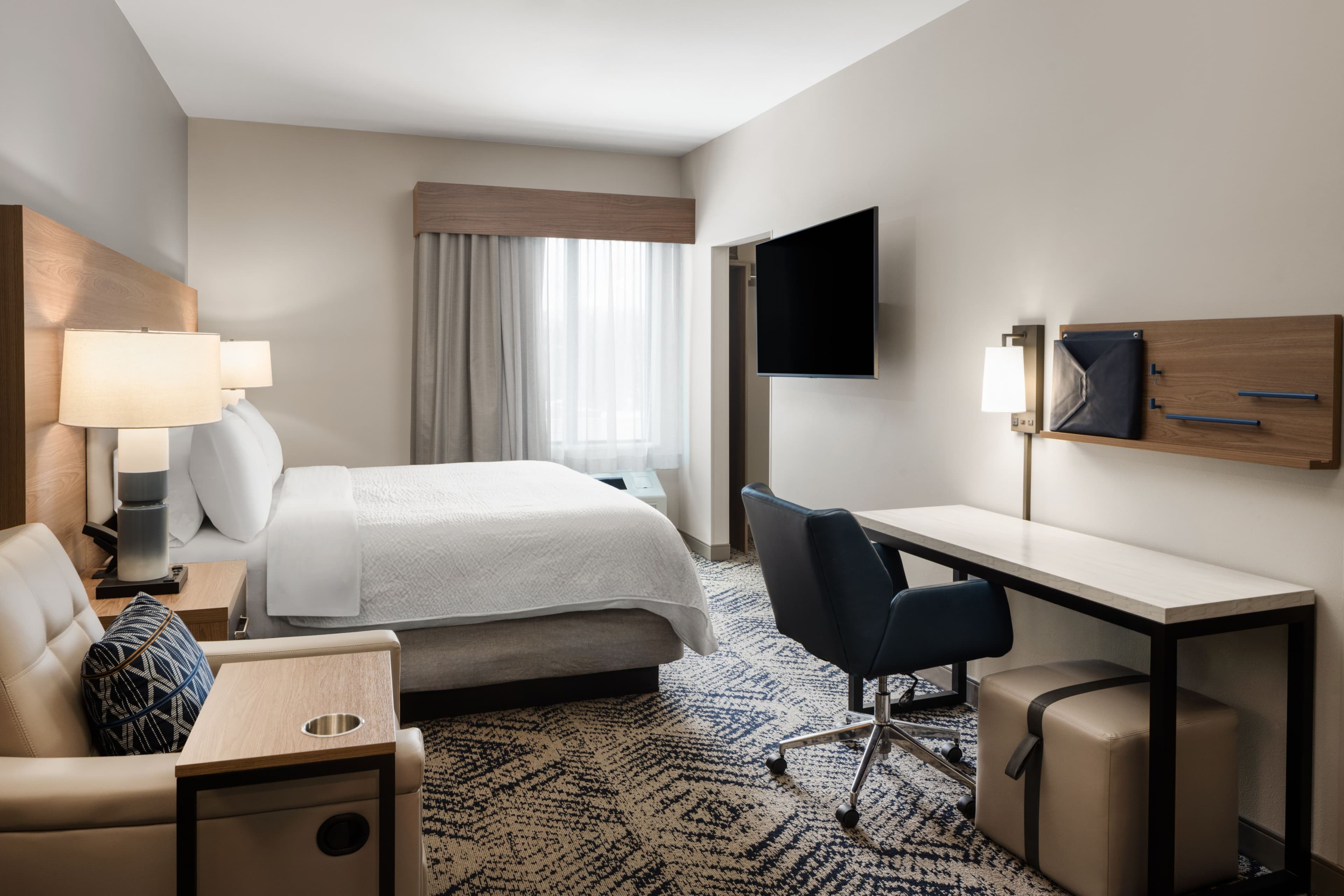 Candlewood Suites Anchorage - Midtown - Image 5