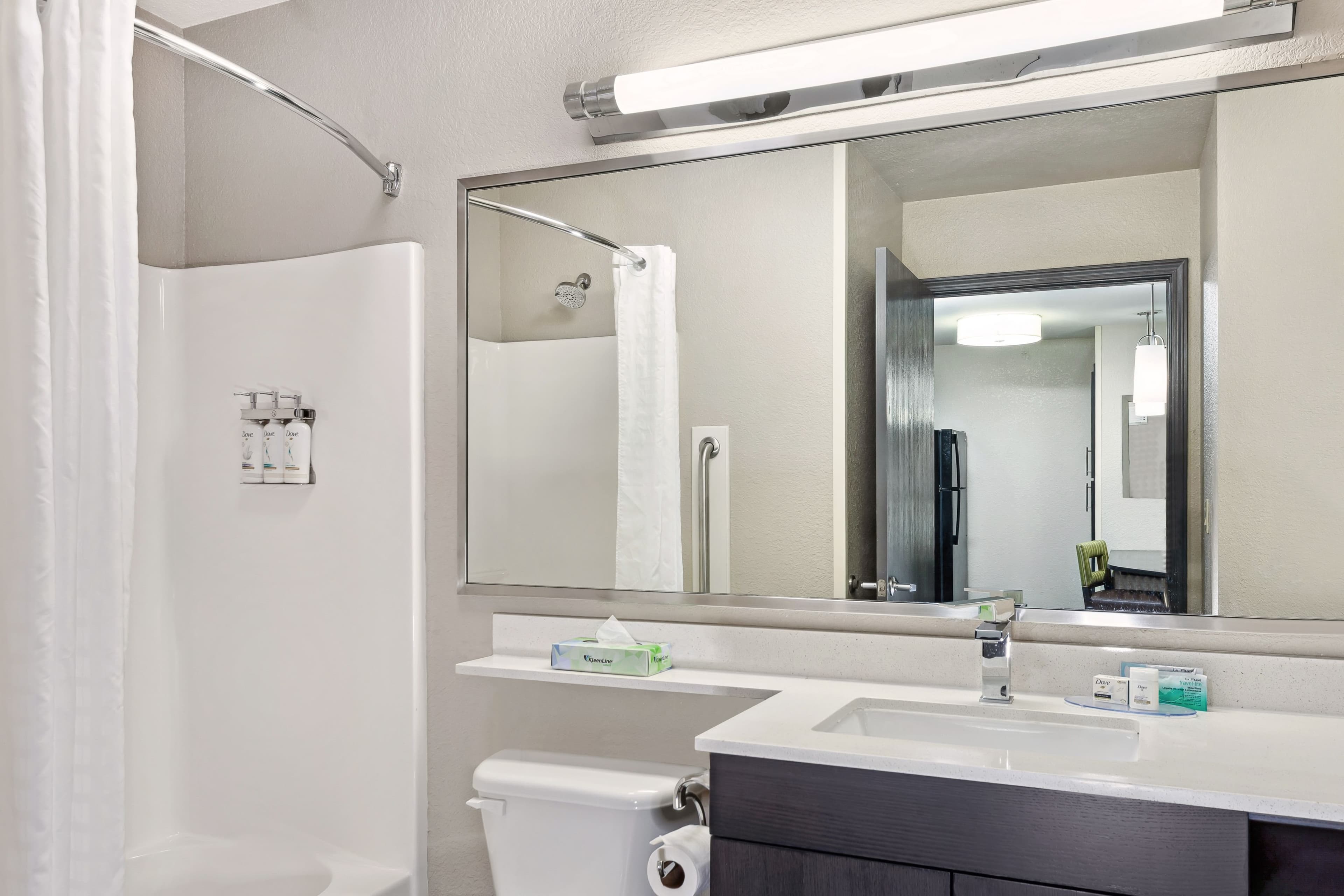 Candlewood Suites Appleton - Image 4