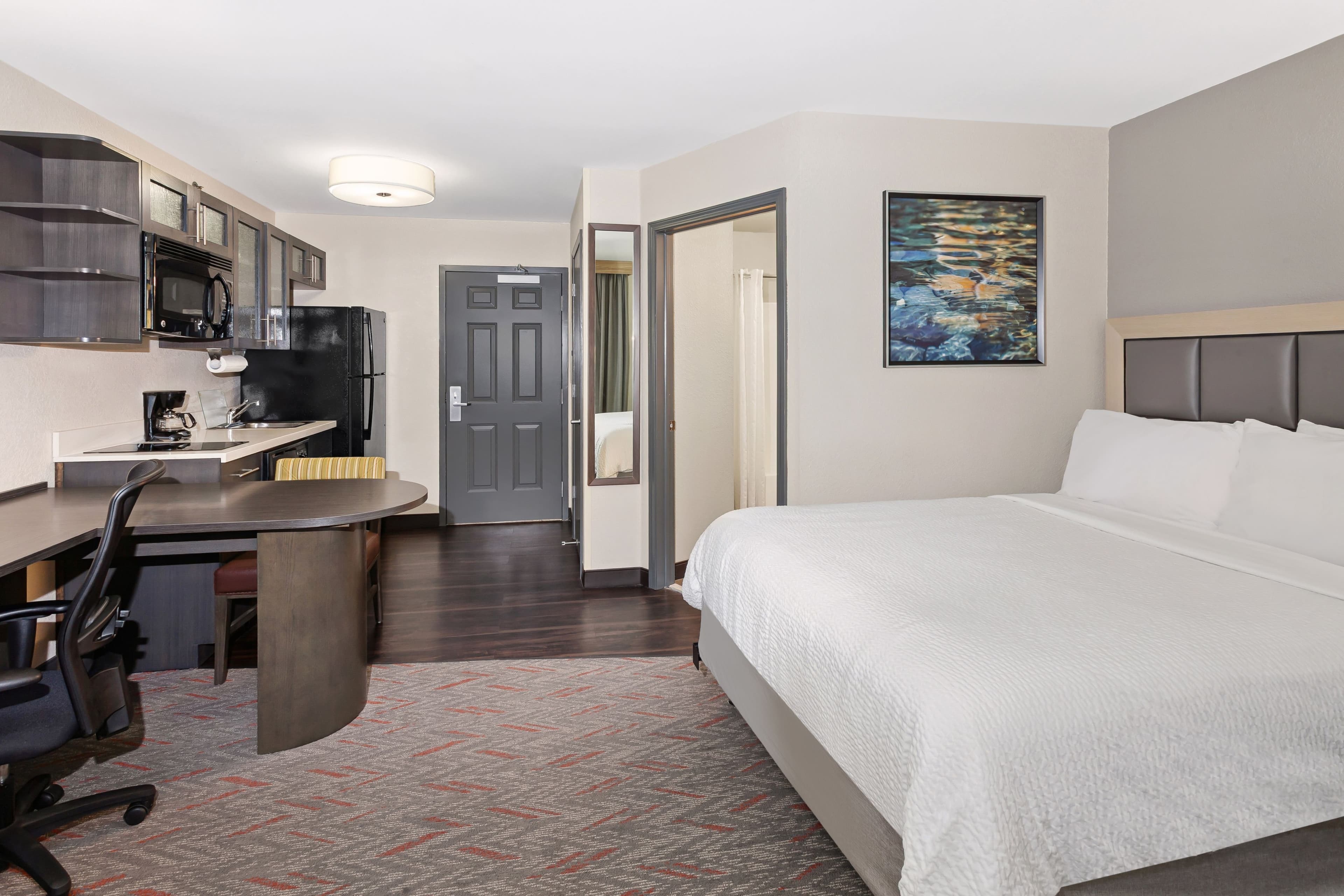 1 Queen Bed Studio Suite - Image 1
