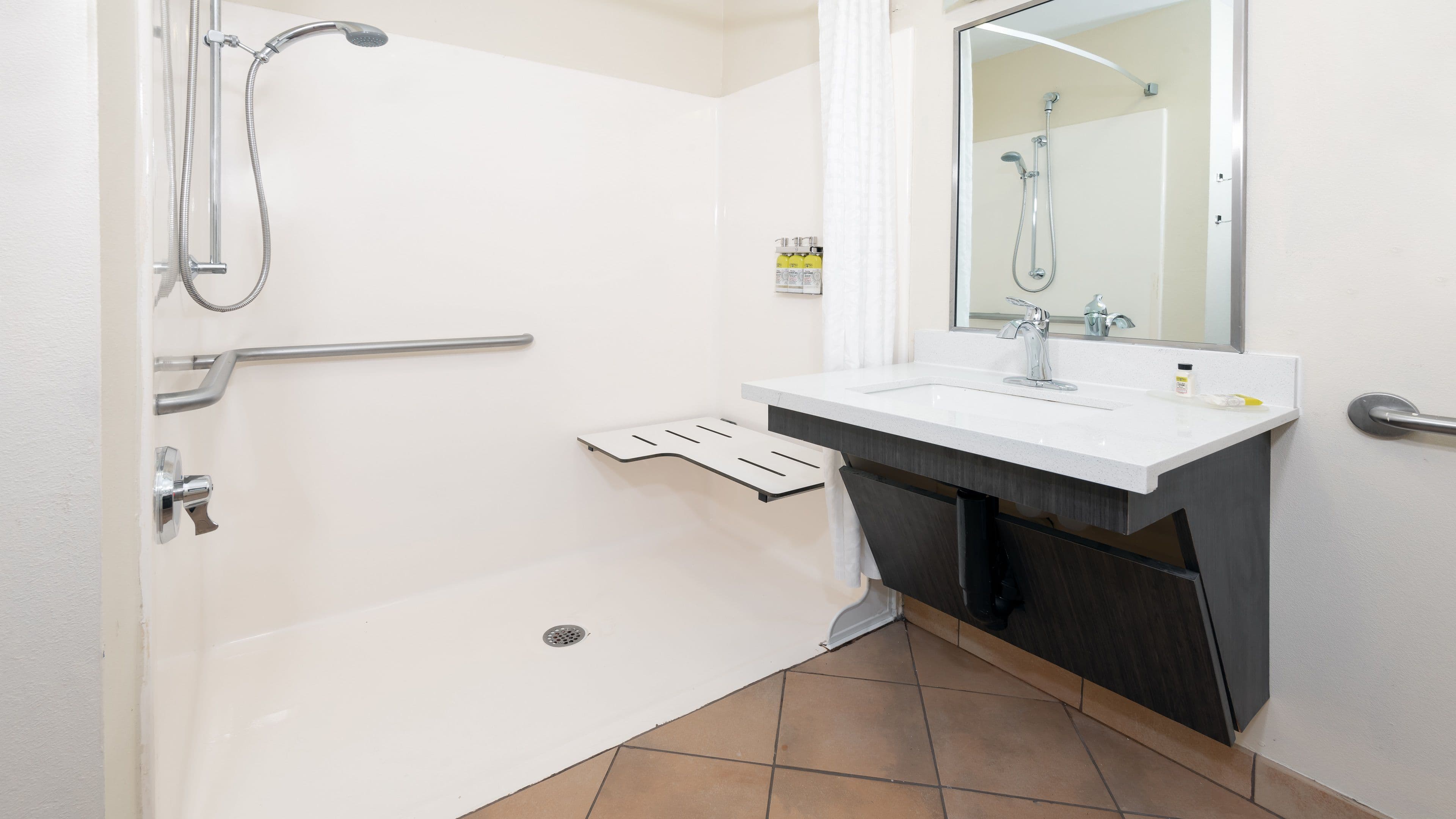 Candlewood Suites Athens — 15
