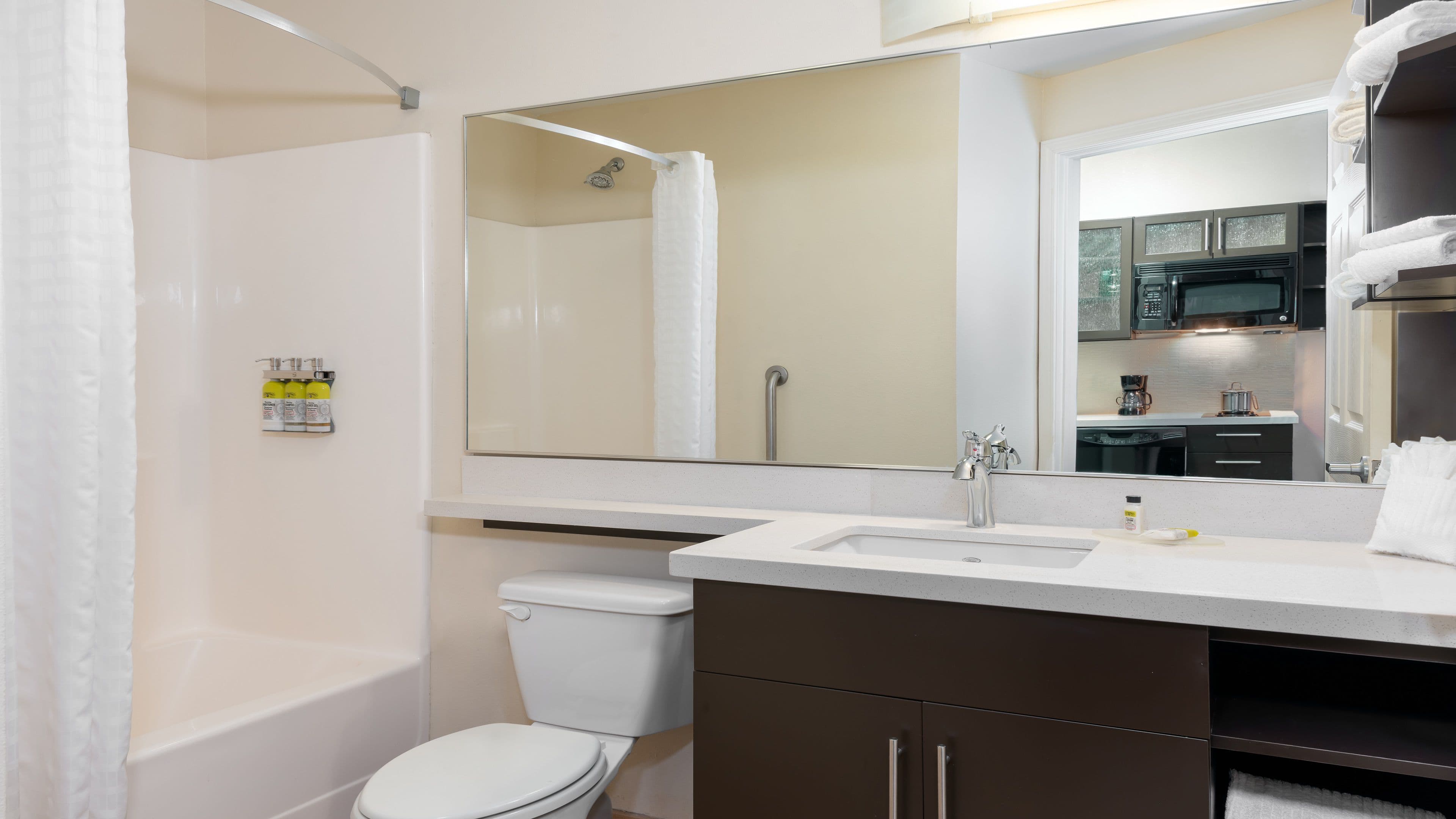 Candlewood Suites Athens - Image 5